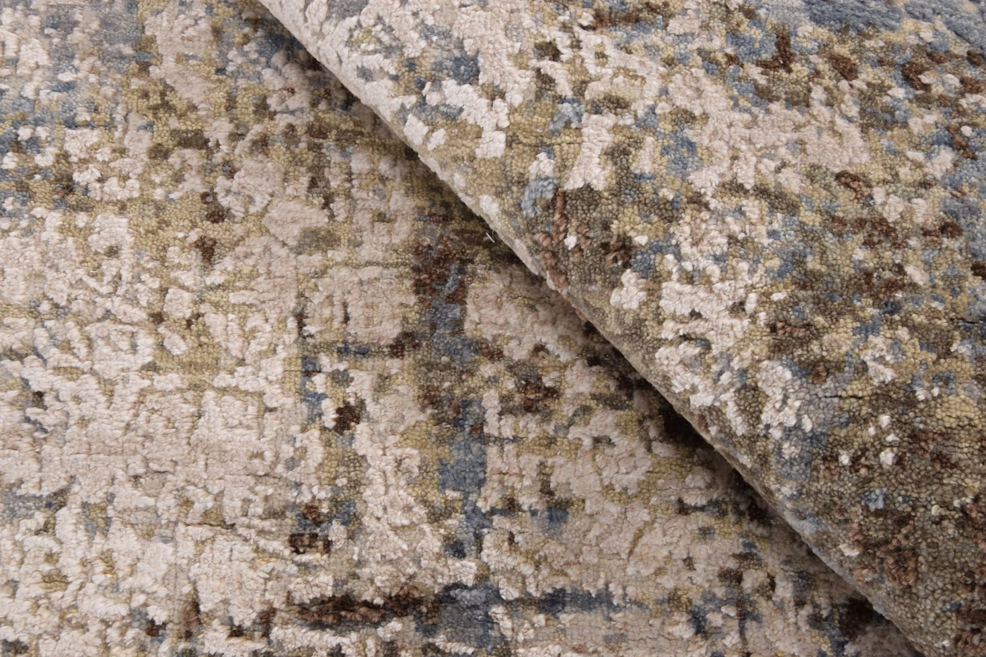 Indian Rug 123 × 191 cm, Silk, hand-knotted