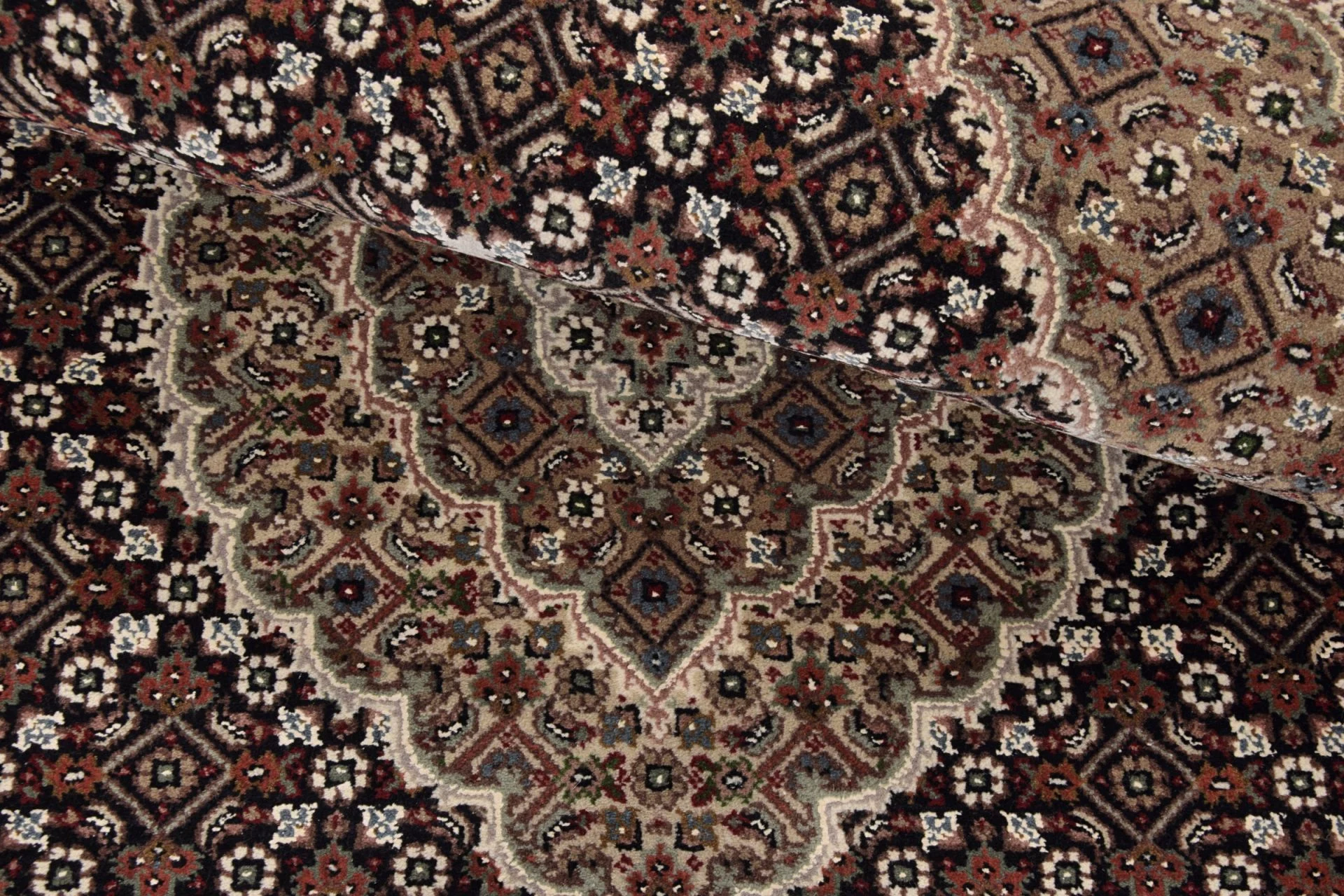 Tabriz Indian Rug — hand-knotted, 125 × 185 cm