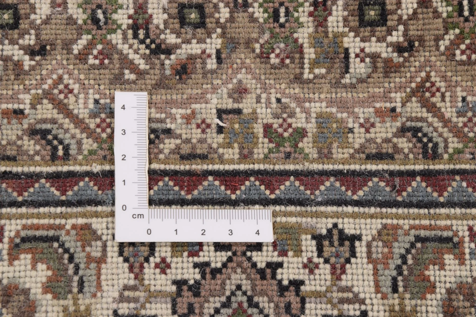 Tabriz Indian Rug 82 × 251 cm, hand-knotted