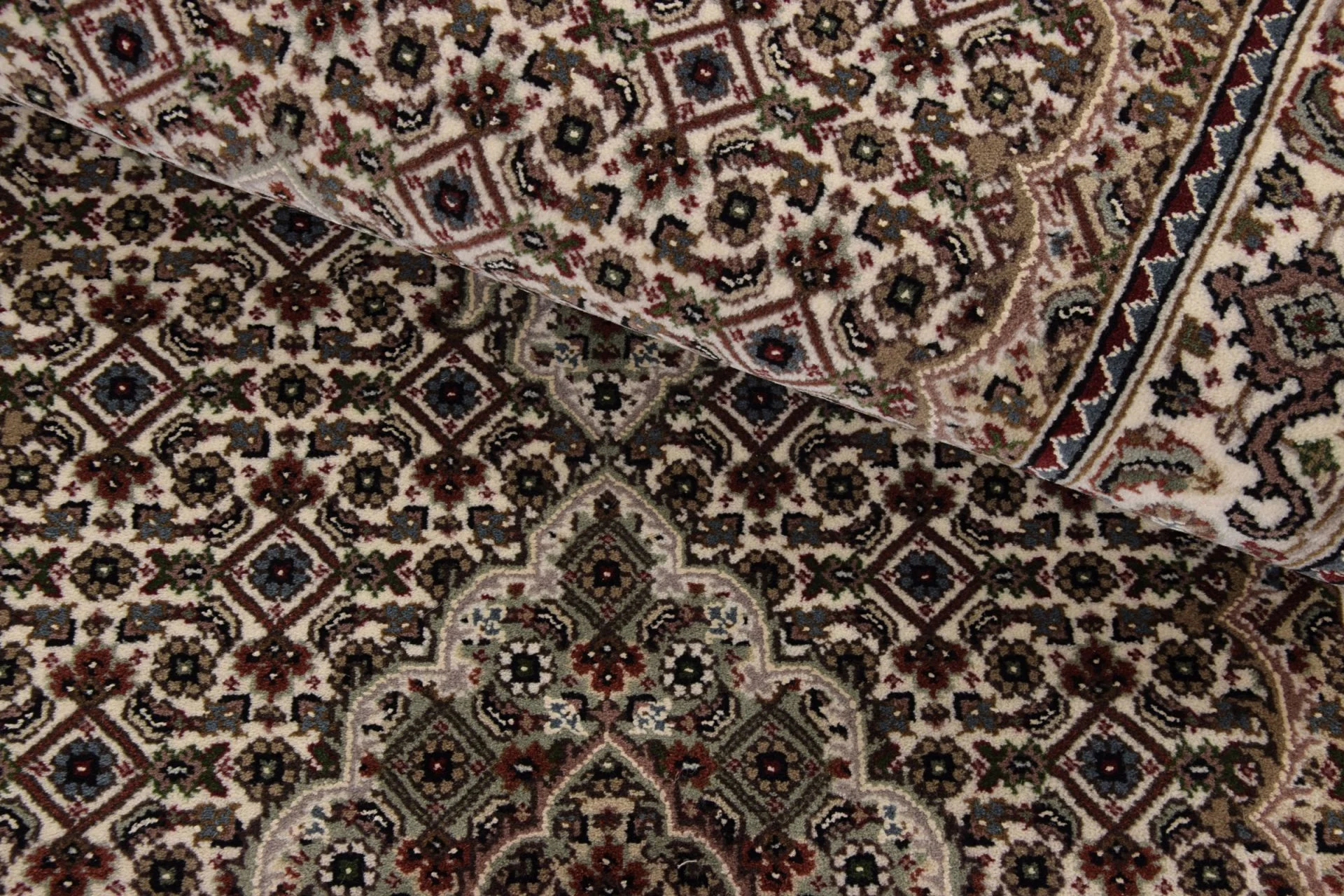 Tabriz Indian Rug 82 × 251 cm, hand-knotted