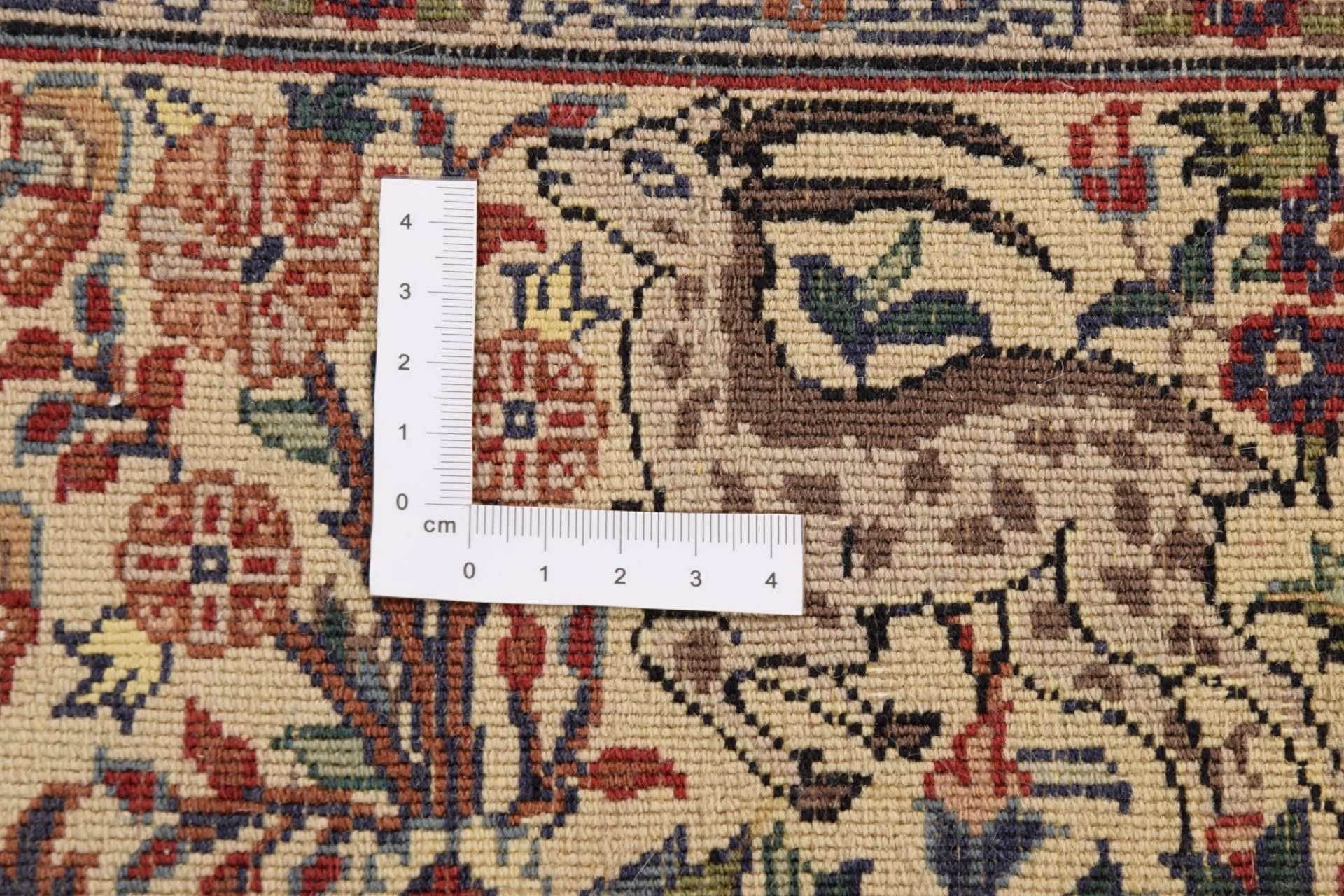 Isfahan Pakistani Rug 137 × 213 cm, Wool, hand-knotted
