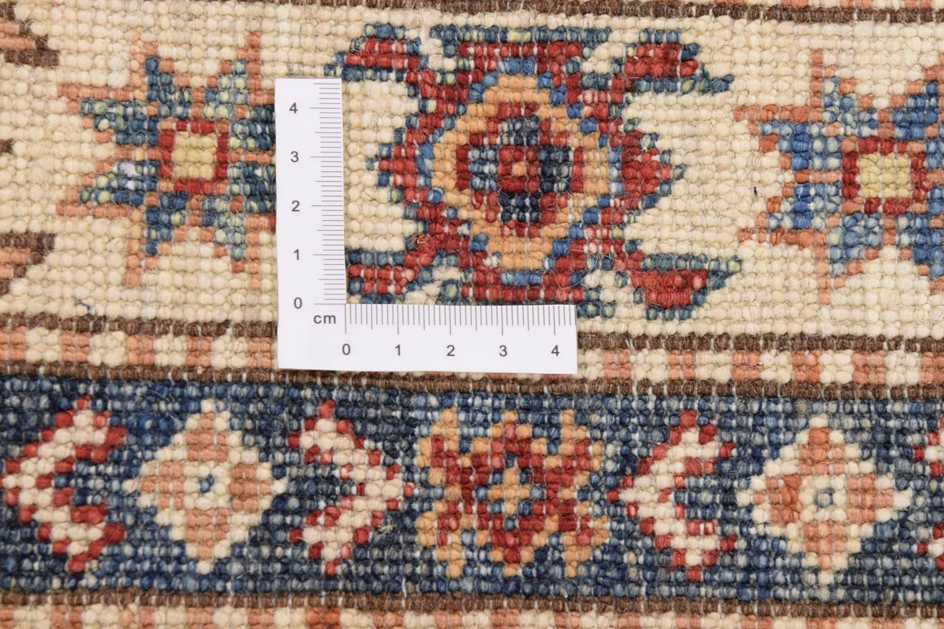 Hand-Knotted Wool Samarkand Pakistani Rug, 147 × 207 cm