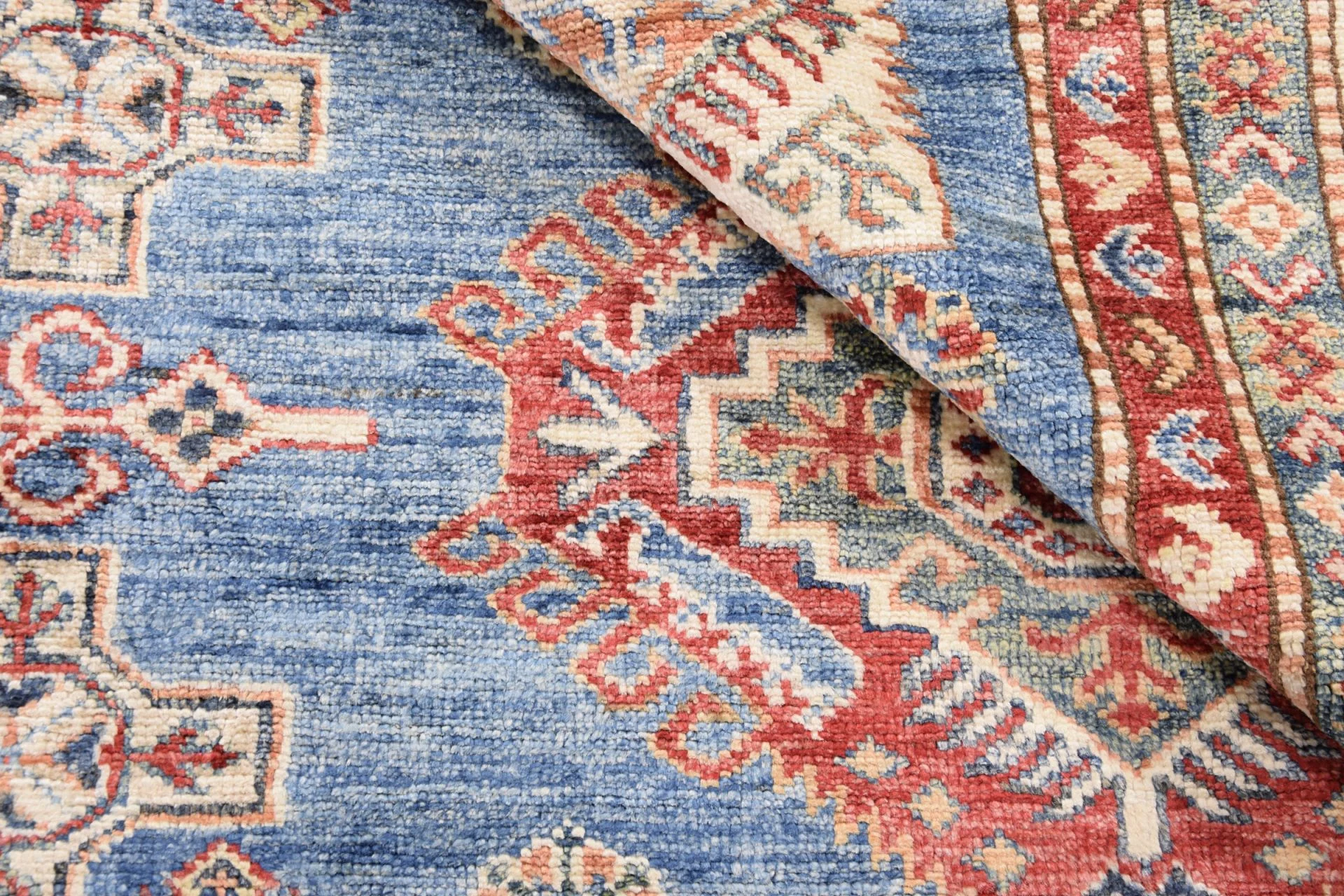 Hand-Knotted Wool Samarkand Pakistani Rug, 147 × 207 cm