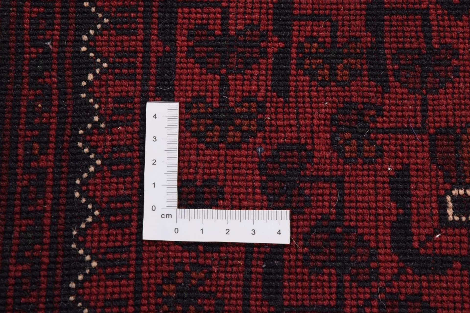 Hand-Knotted Wool Pakistani Rug, 151 × 193 cm