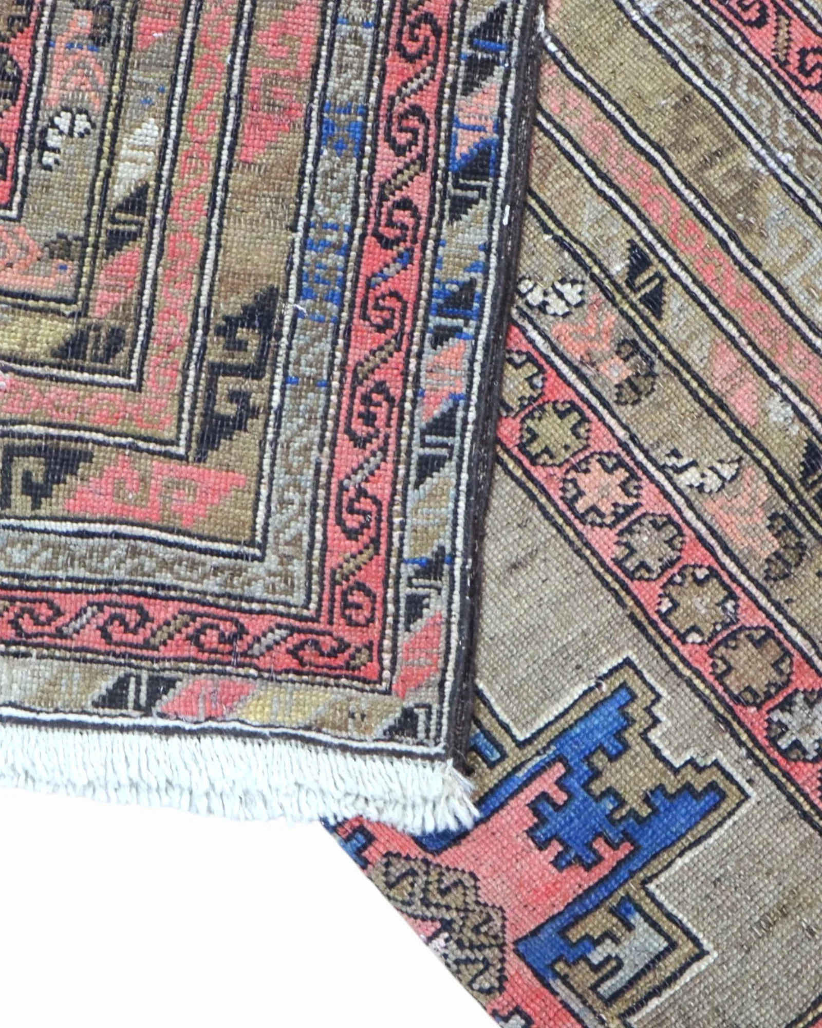 Hand-Knotted Wool Bakhtiari Persian Rug, 185 × 117 cm