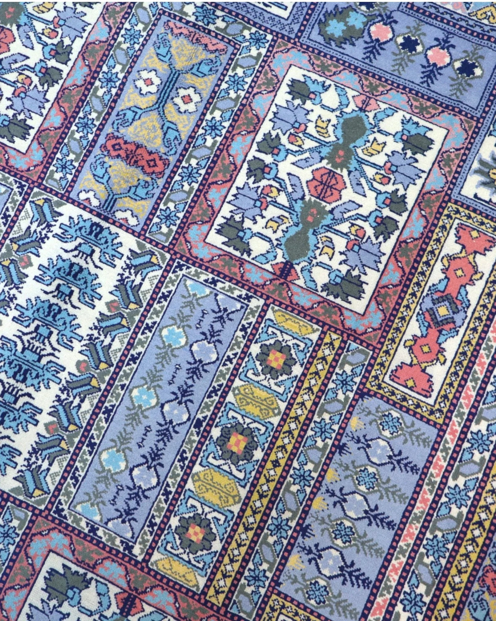 Ardebil Persian Rug 270 × 200 cm, Wool, hand-knotted