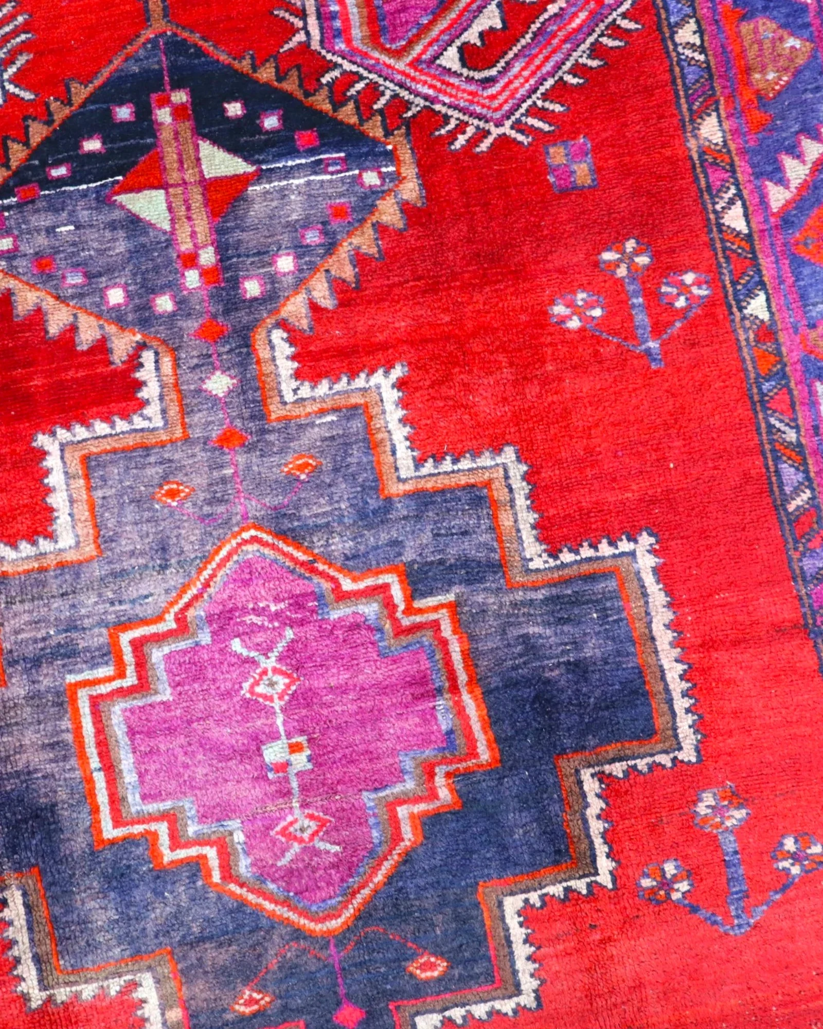 Hand-Knotted Wool Hamadan Persian Rug, 246 × 163 cm