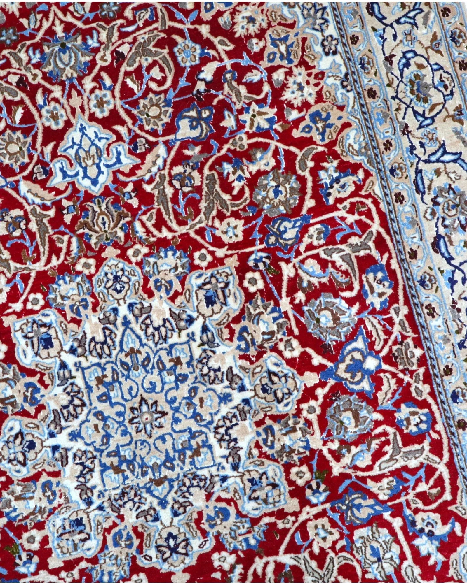 Nain Persian Rug — hand-knotted, 261 × 151 cm, Wool
