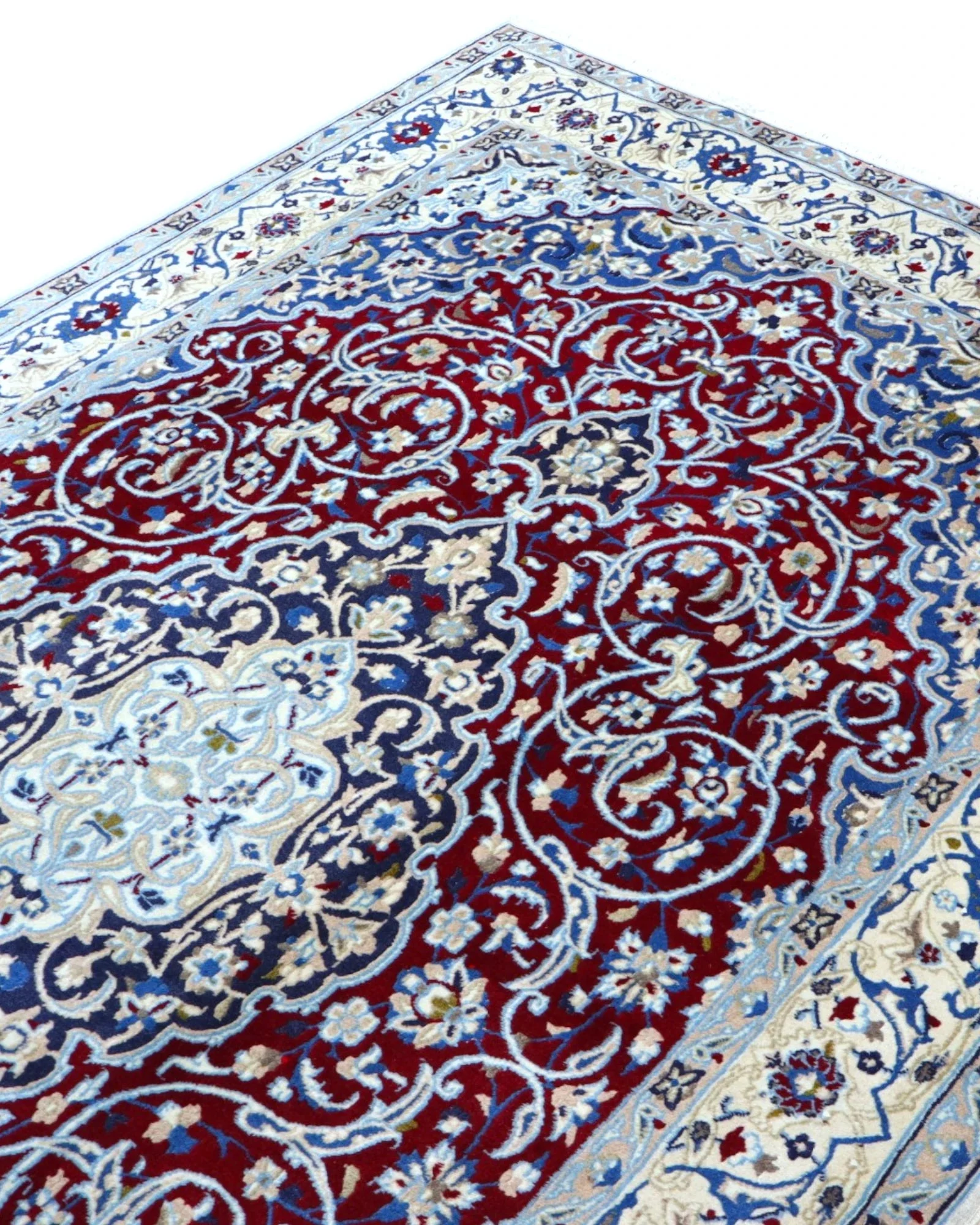 Nain Persian Rug — hand-knotted, 257 × 161 cm, Wool