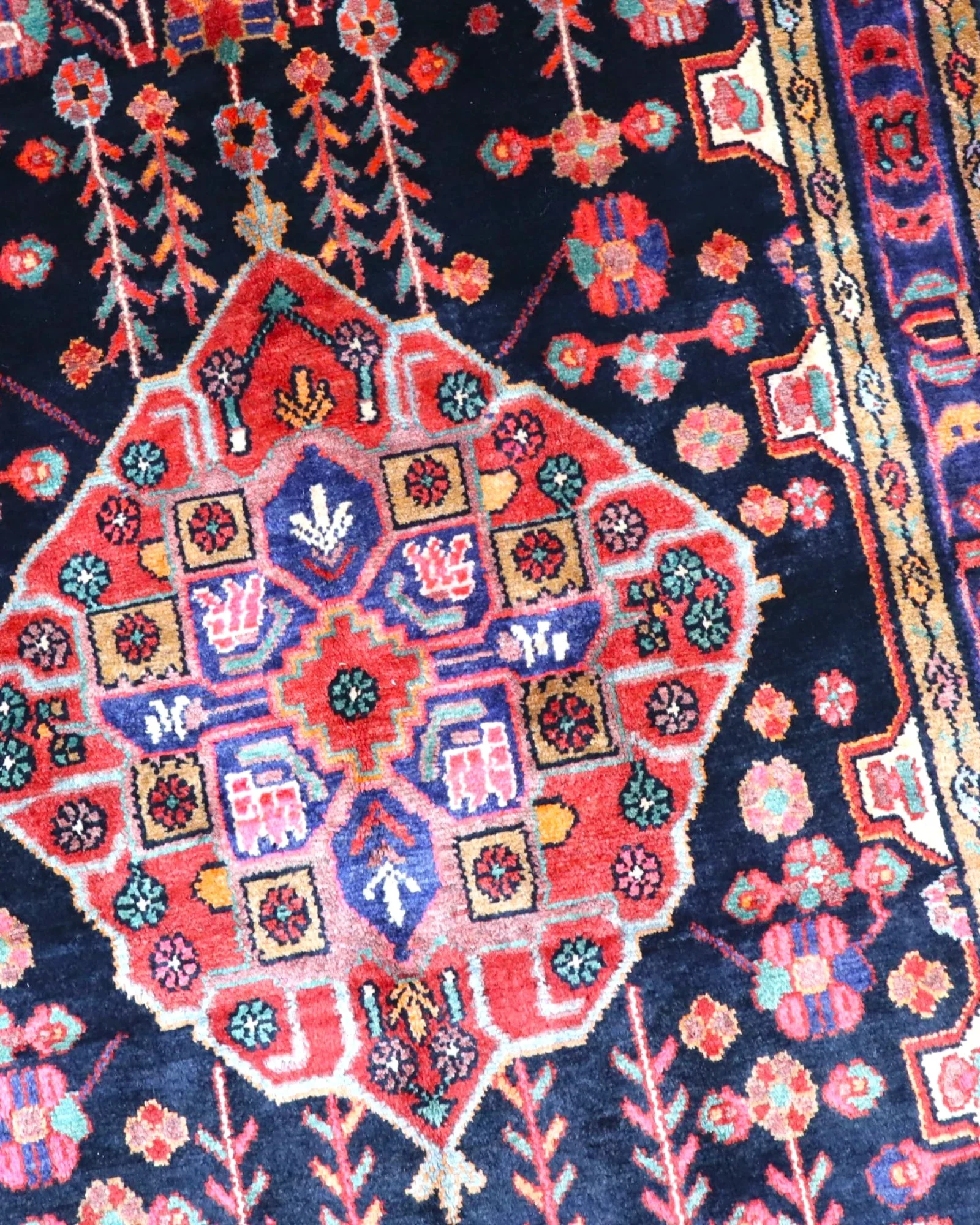 Hosseinabad Persian Rug