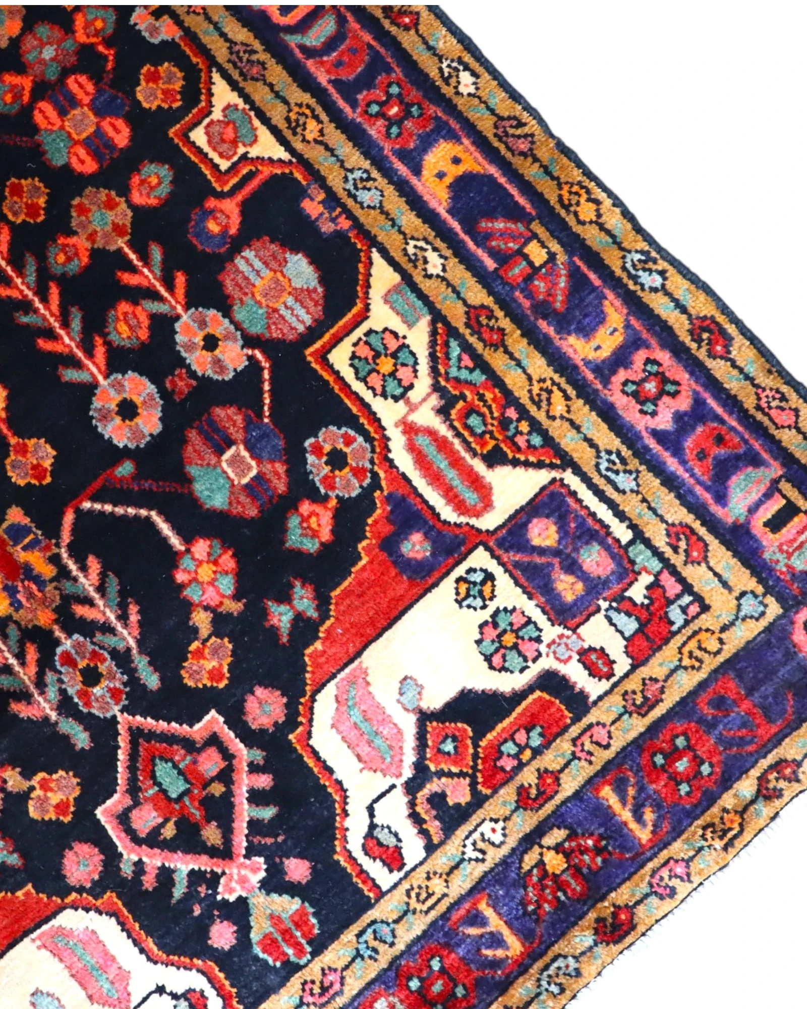 Hosseinabad Persian Rug