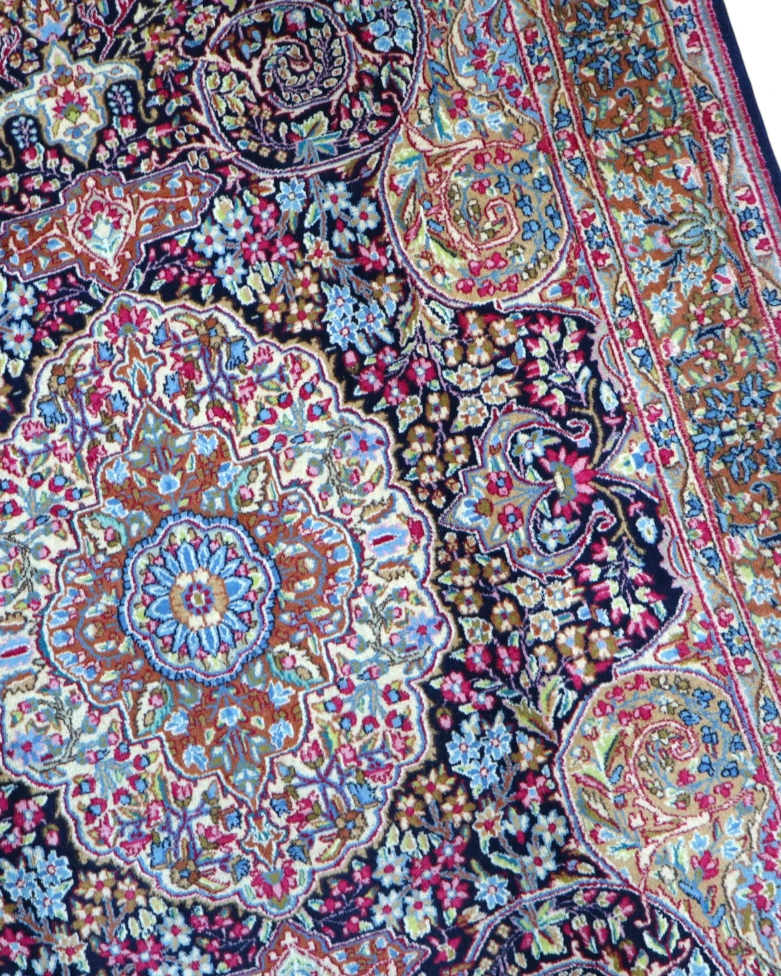 Kerman Persian Rug 244 × 158 cm, Wool, hand-knotted