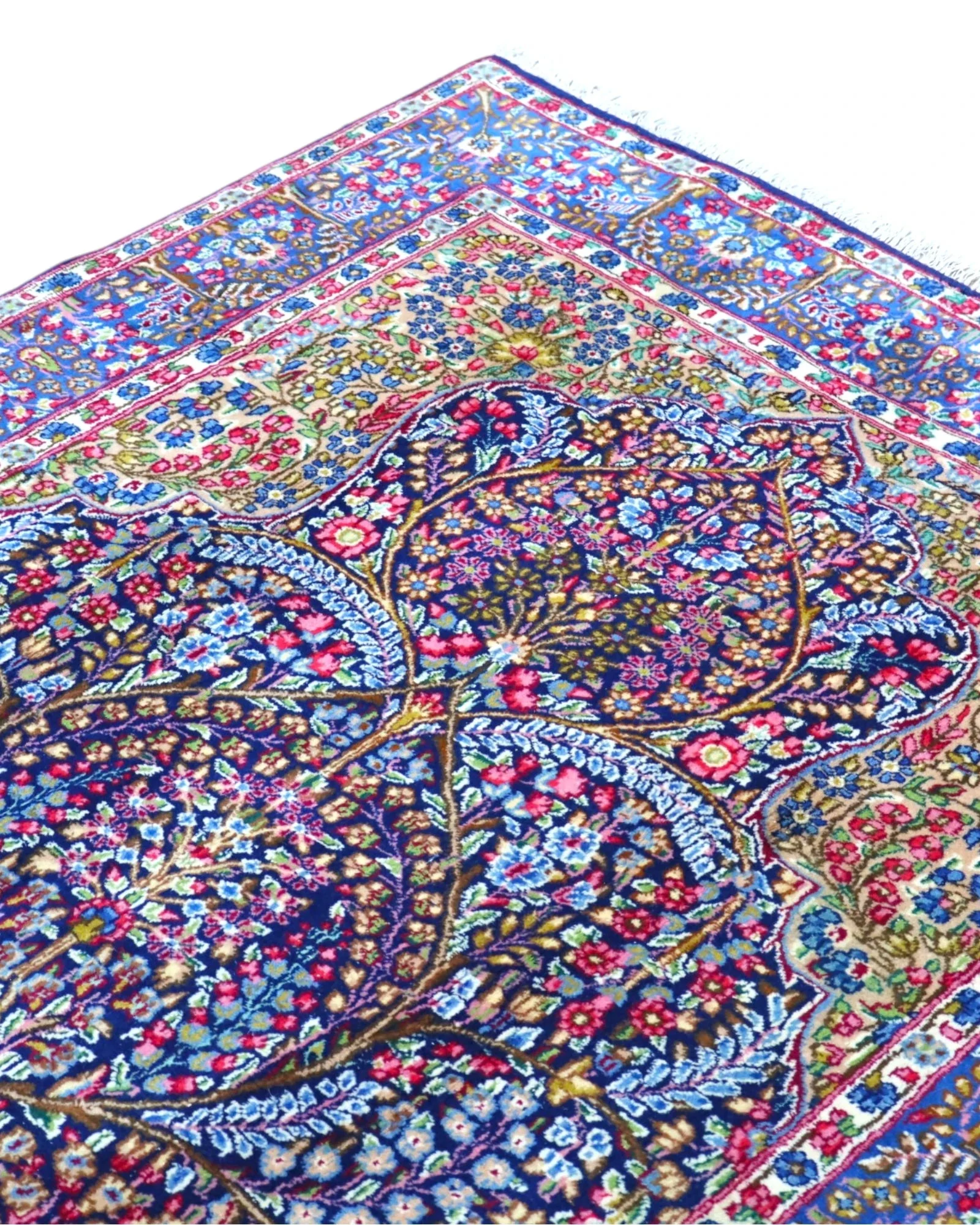 Kerman Persian Rug 247 × 153 cm, Wool, hand-knotted