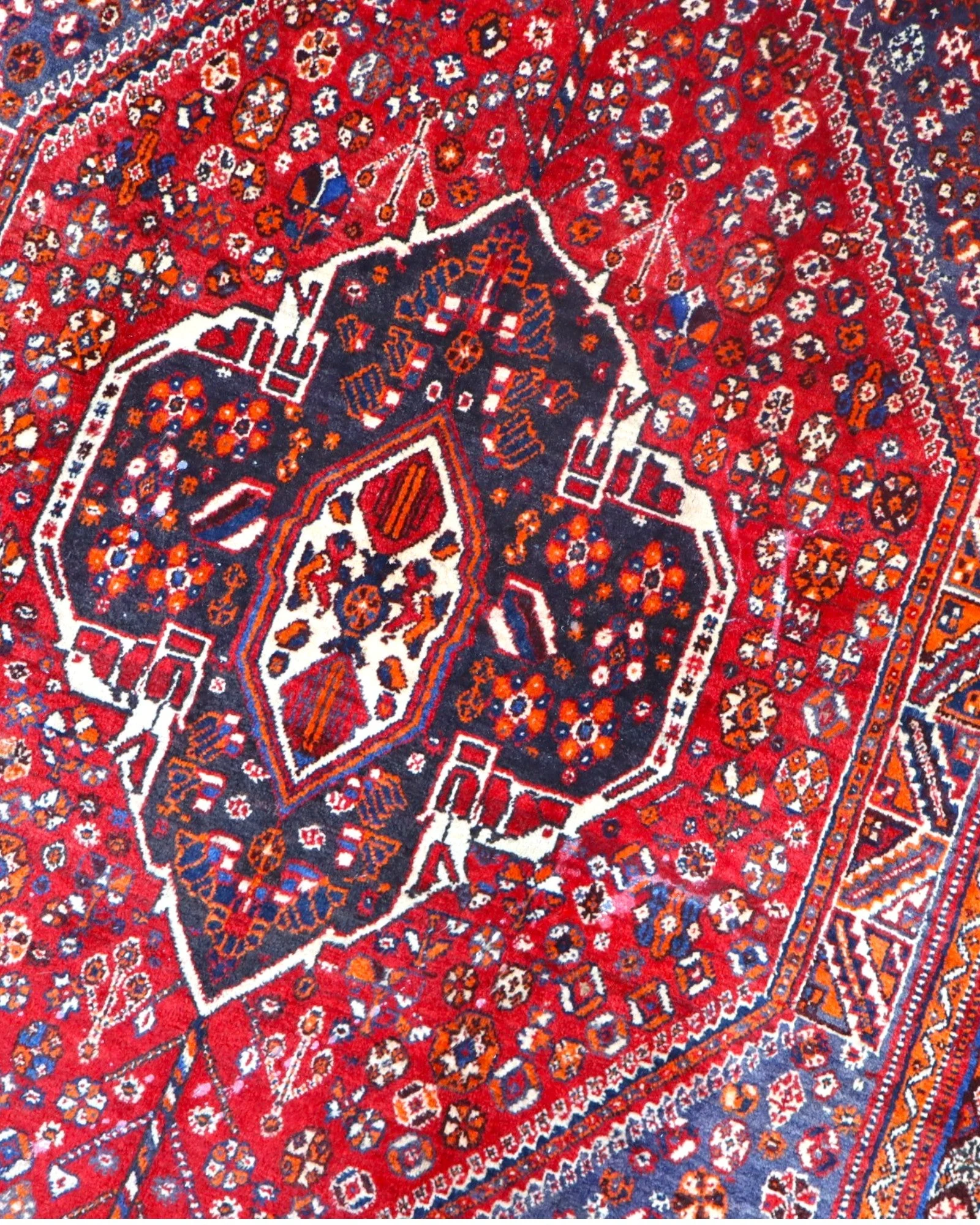 Shiraz Persian Rug 233 × 150 cm, Wool, hand-knotted