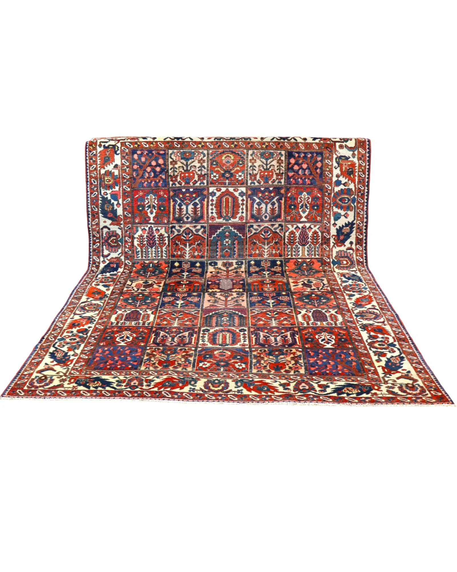 Bakhtiari Persian Rug 305 × 209 cm, Wool, hand-knotted