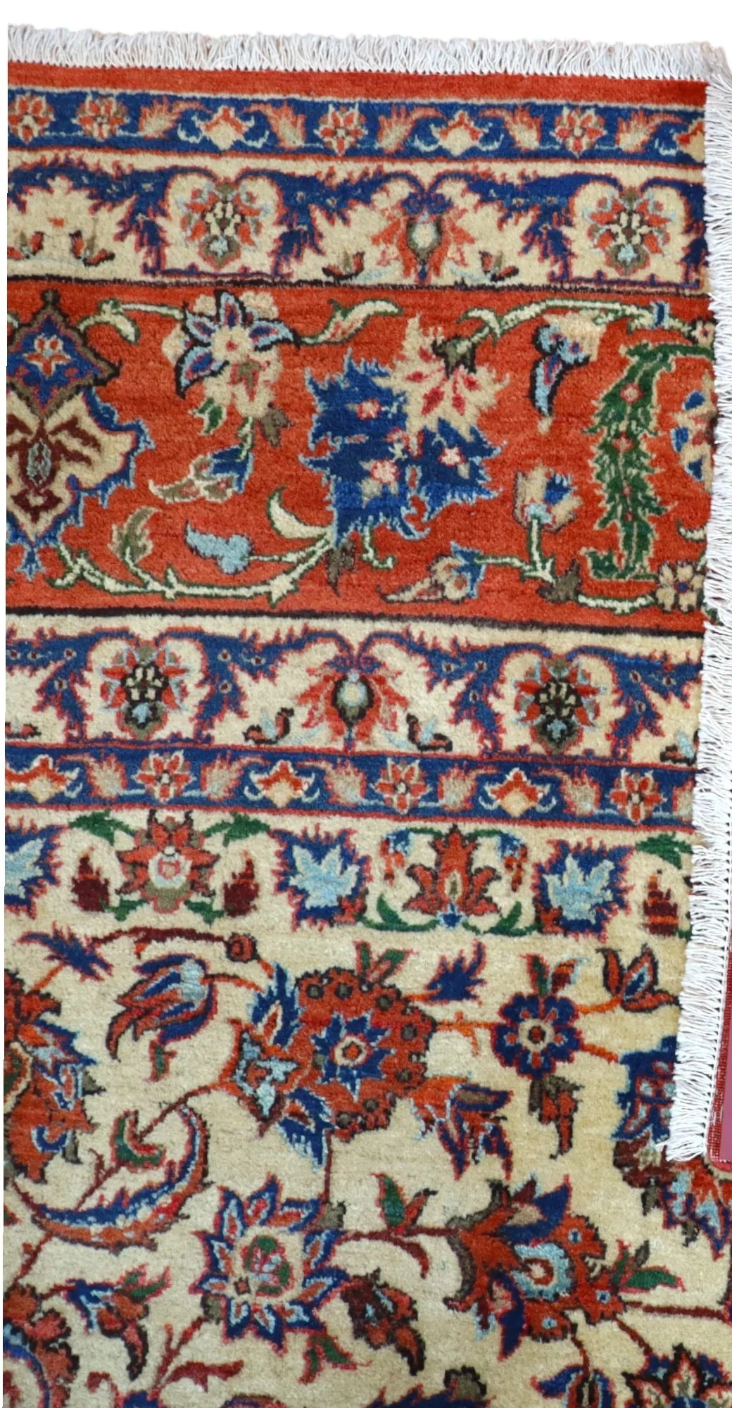 Isfahan Persian Rug 322 × 216 cm, Wool, hand-knotted