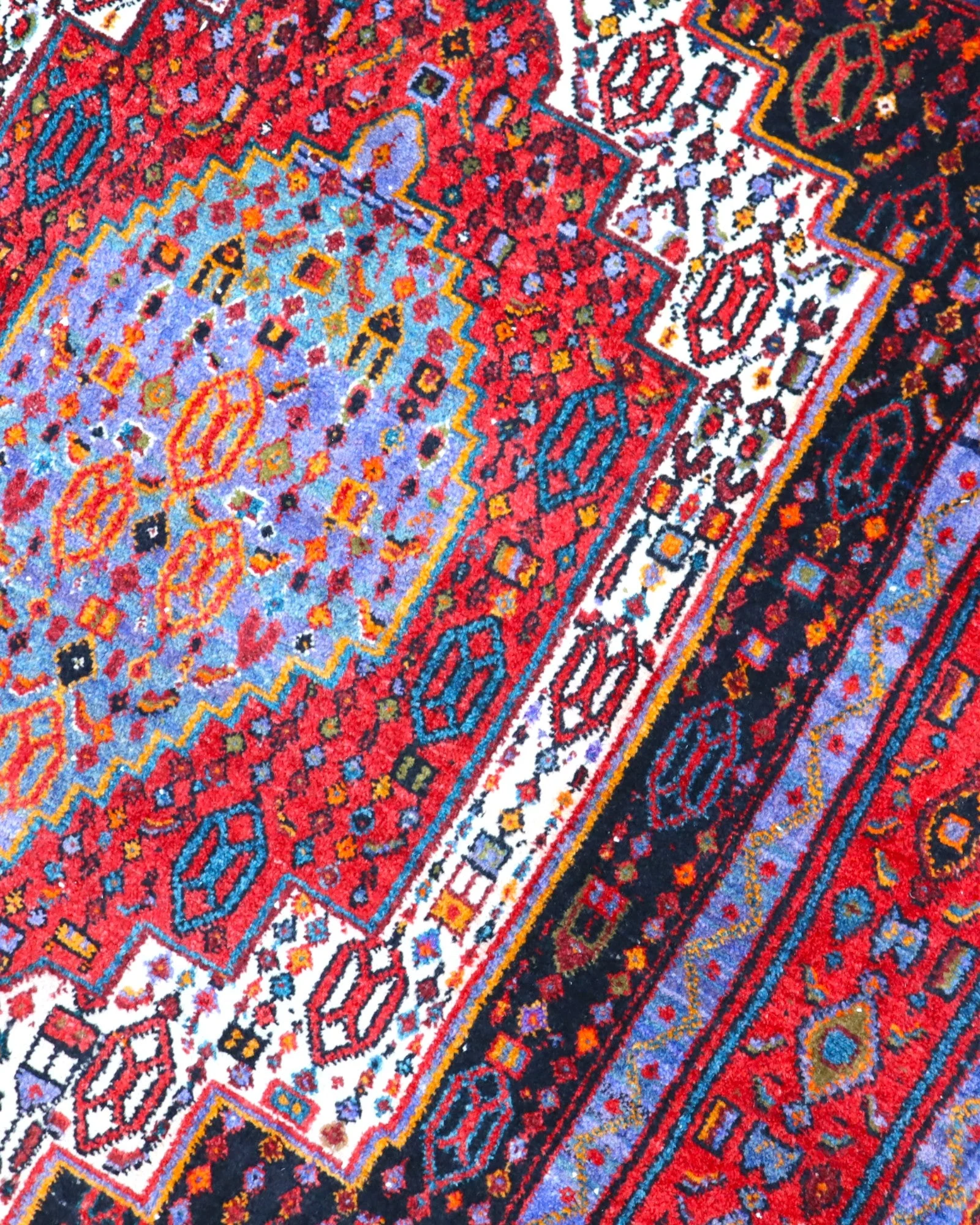 Senneh Persian Rug — hand-knotted, 168 × 143 cm, Wool