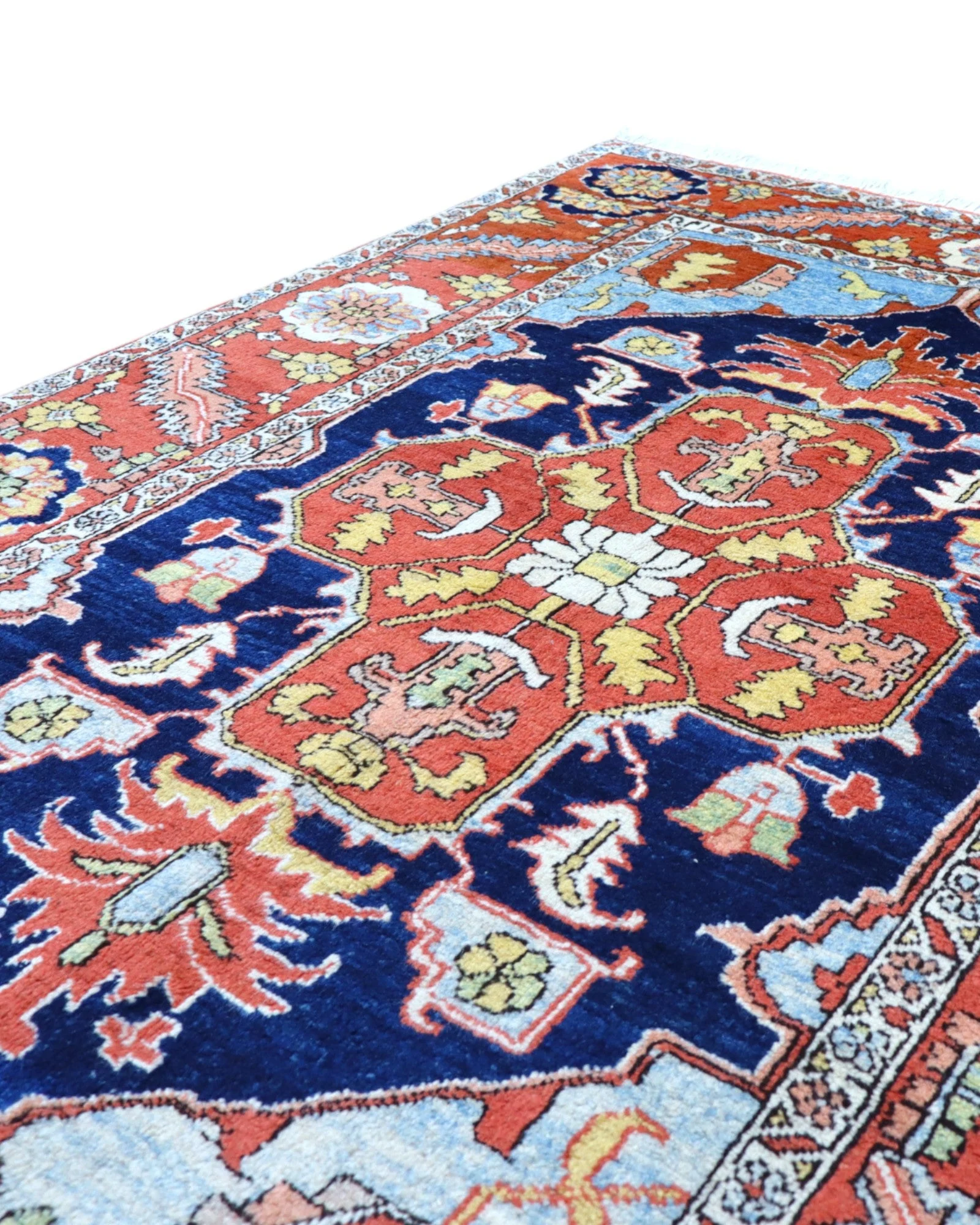 Hand-Knotted Wool Heriz Persian Rug, 205 × 150 cm