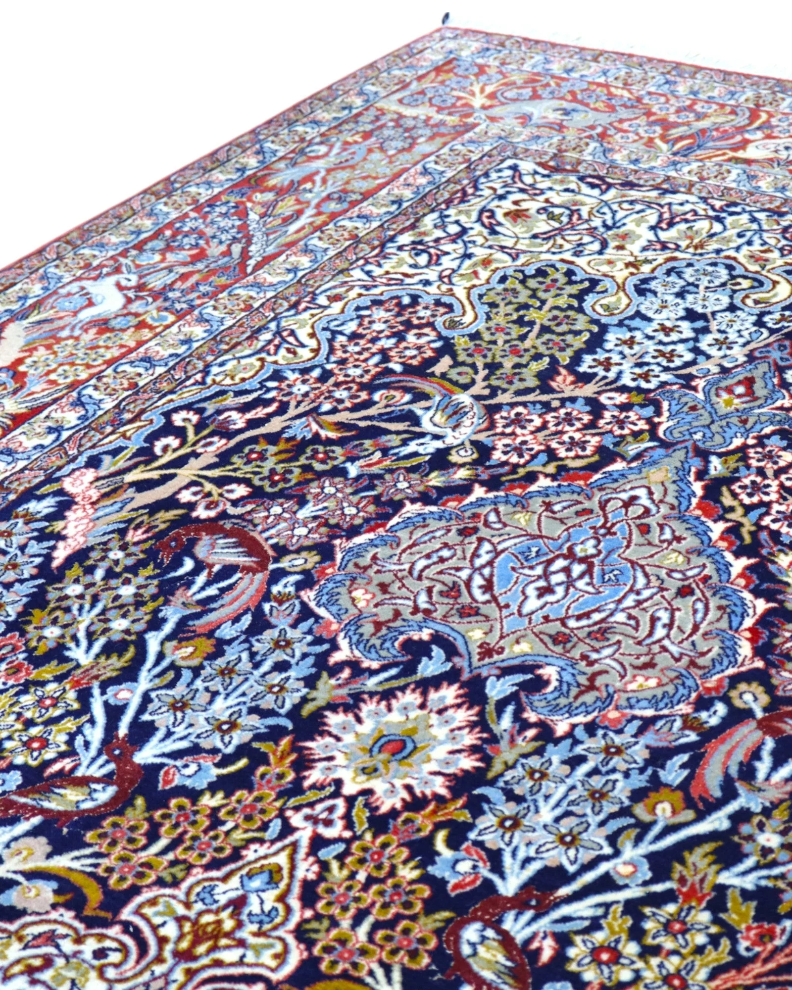 Isfahan Persian Rug 221 × 147 cm, Wool & Silk, hand-knotted