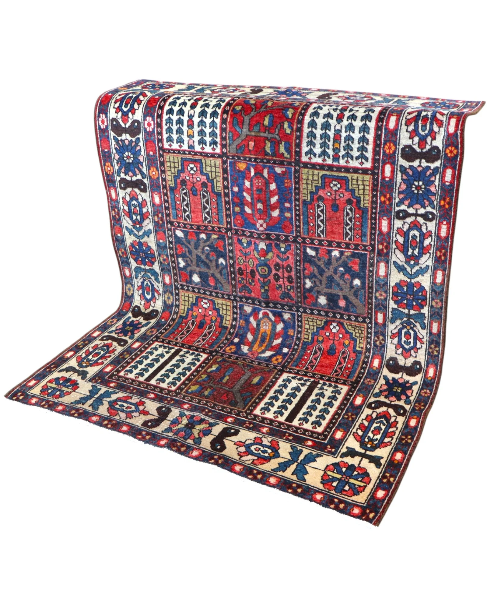 Bakhtiari Persian Rug 196 × 148 cm, Wool, hand-knotted