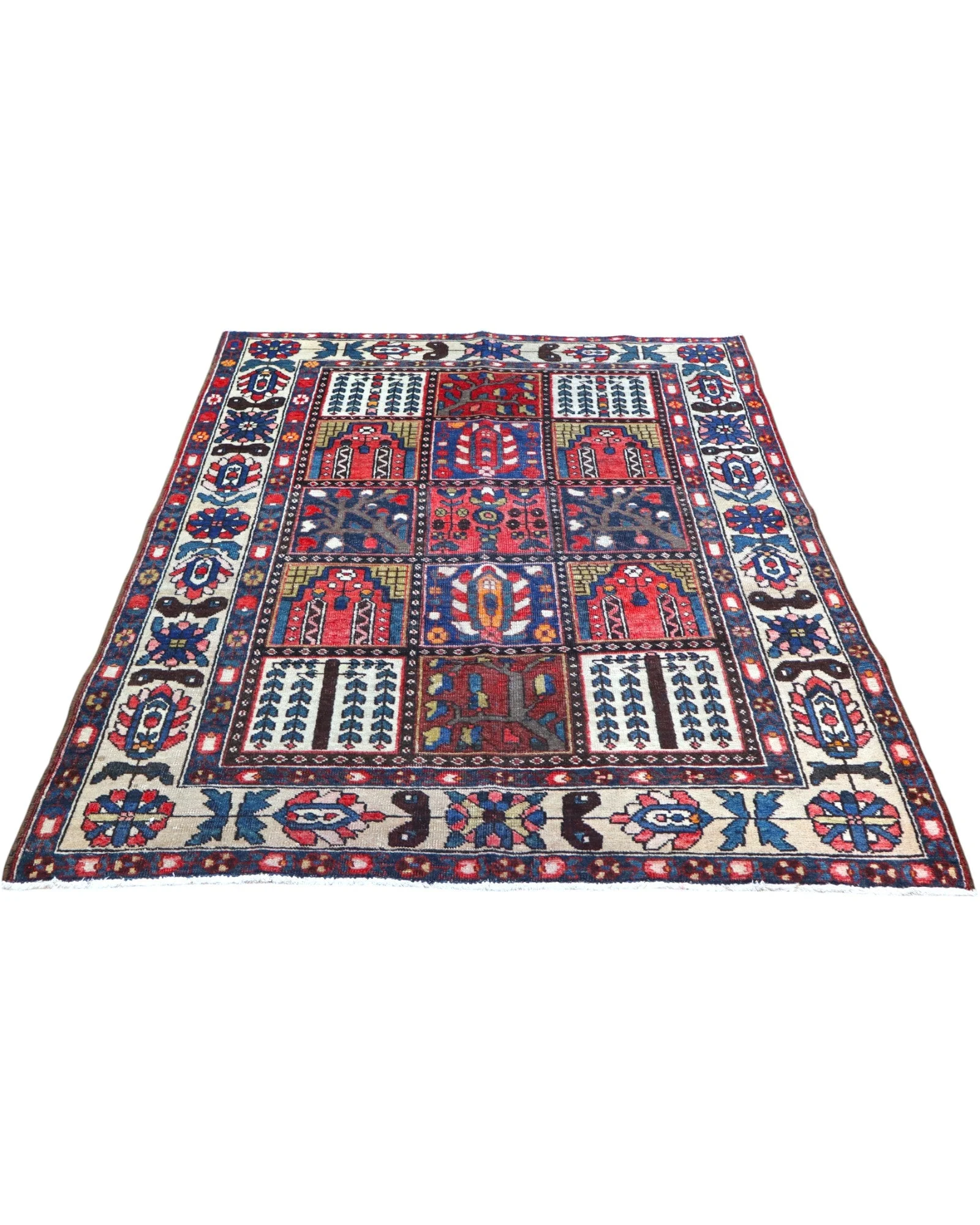 Bakhtiari Persian Rug 196 × 148 cm, Wool, hand-knotted