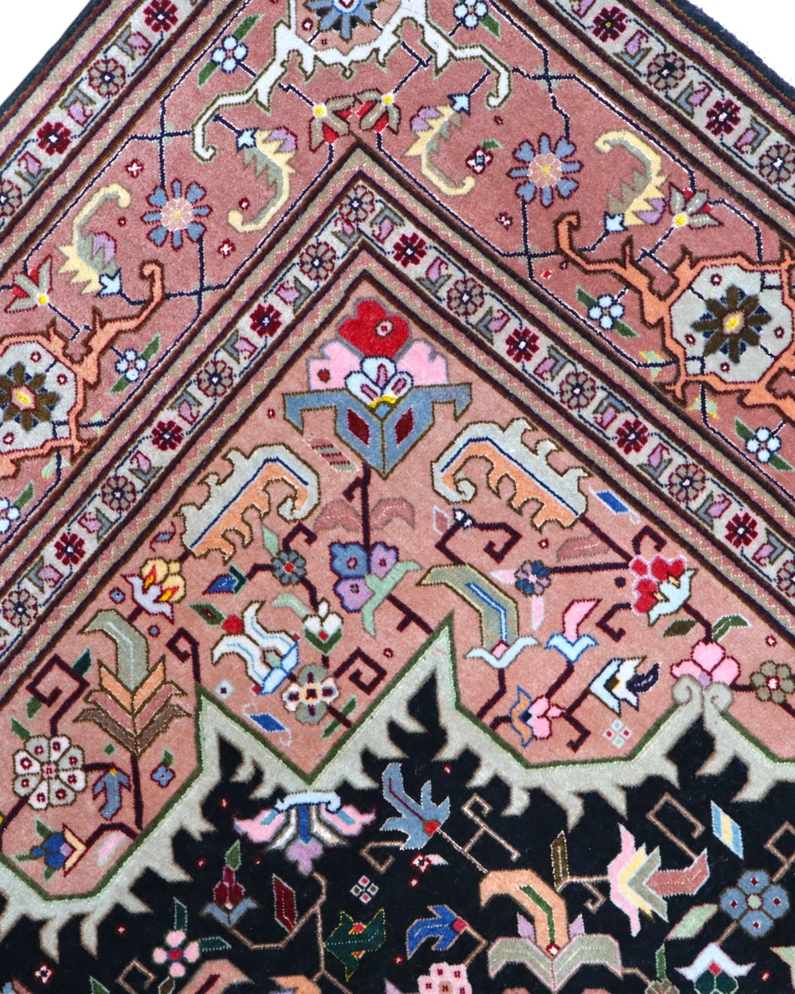 perserteppich-tabriz-202-x-136-cm-schurwolle-handgeknupft-floral-30 Tabriz Persian Rug — hand-knotted, 202 × 136 cm, Wool & Silk