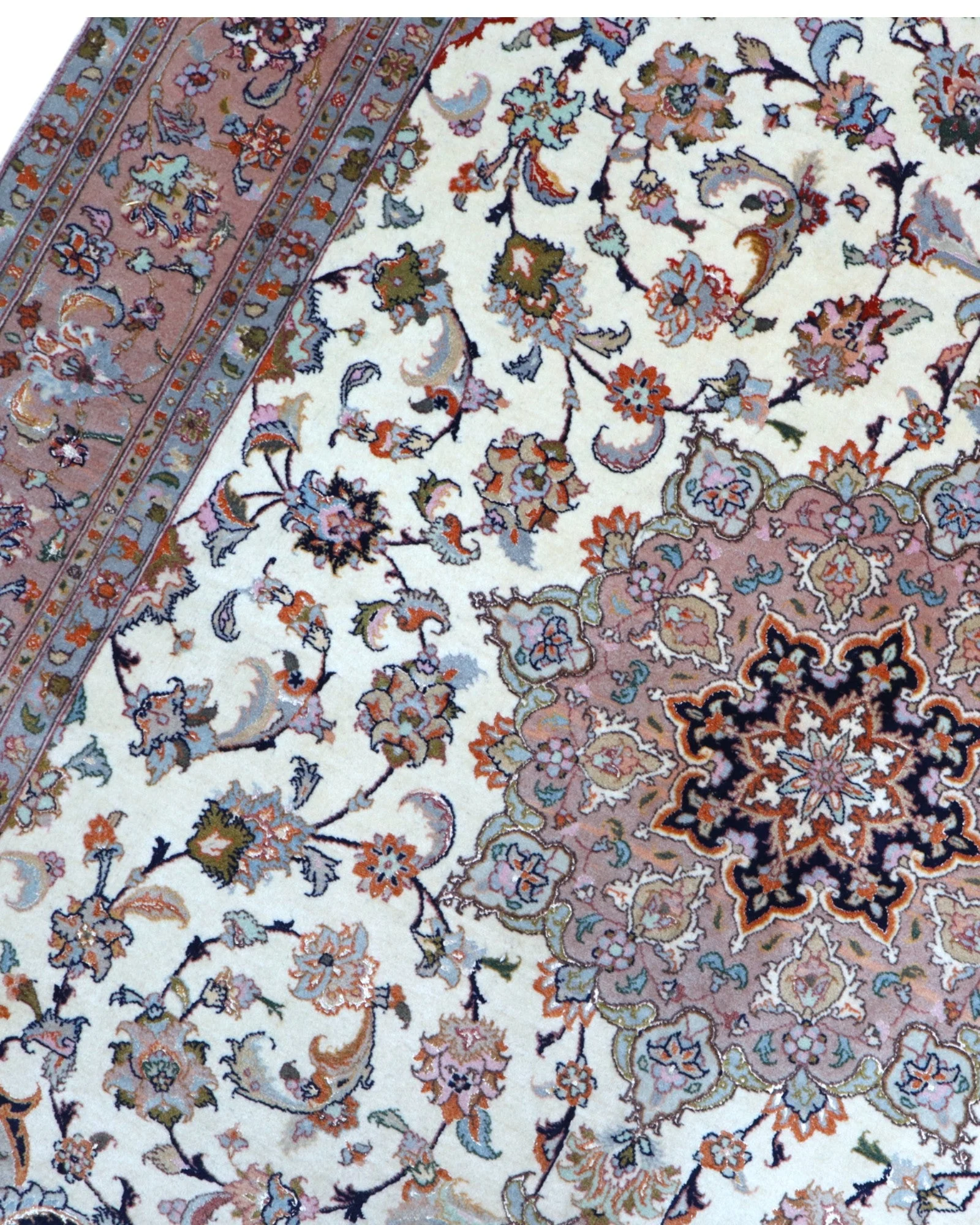 Tabriz Persian Rug — hand-knotted, 206 × 151 cm, Wool & Silk