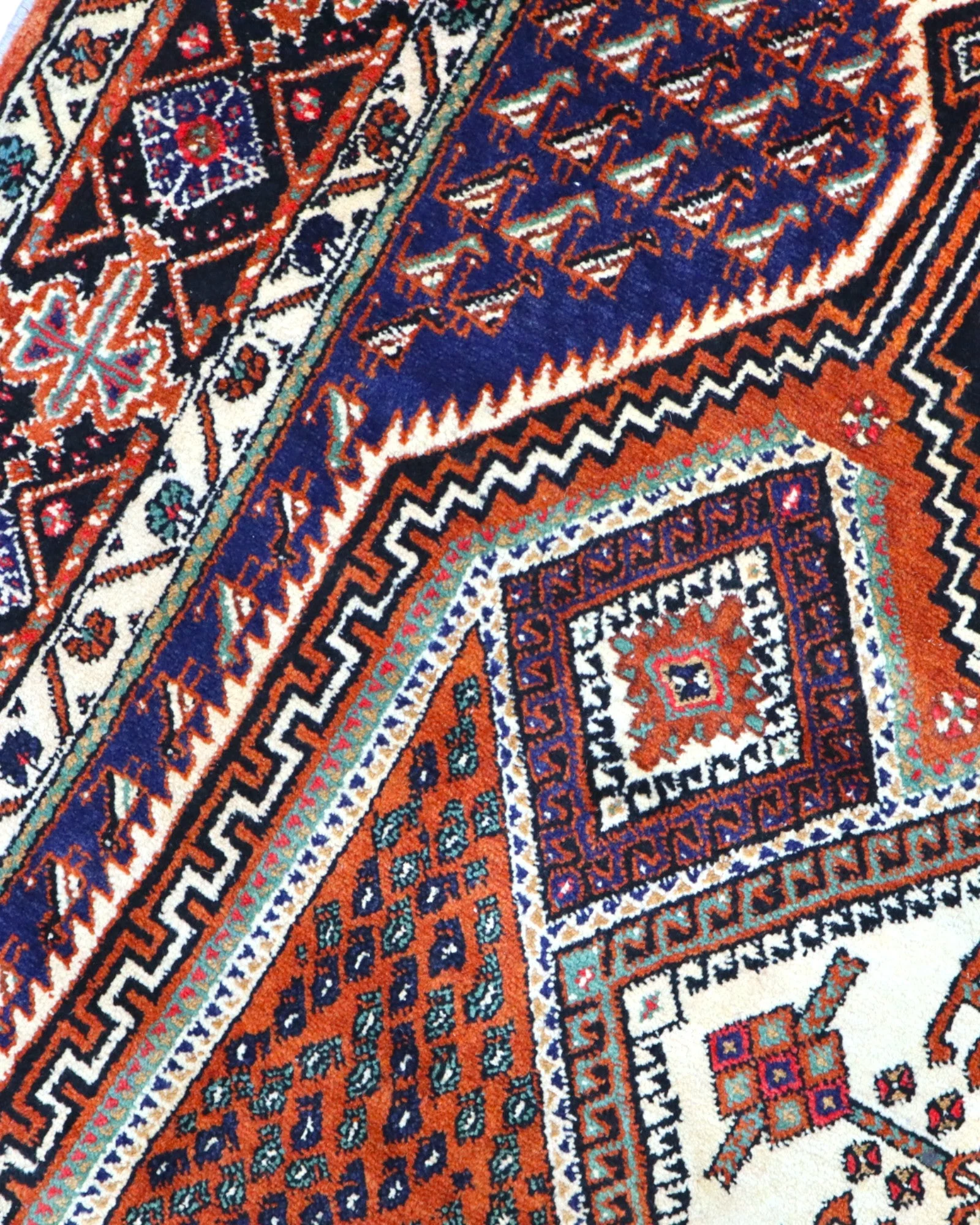 perserteppich-afshar-227-x-146-cm-schurwolle-handgeknupft-25 Afshar Persian Rug 227 × 146 cm, Wool, hand-knotted