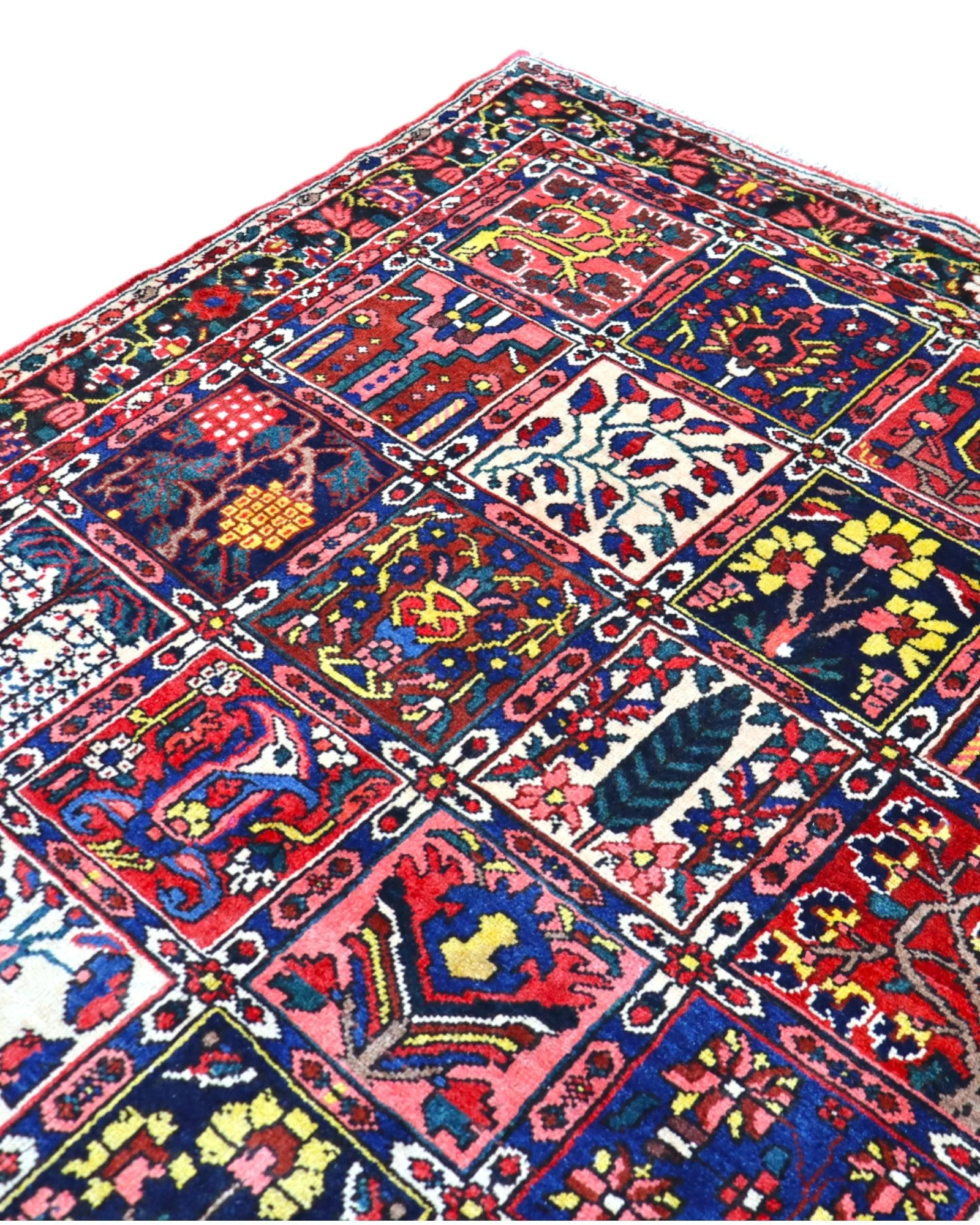 perserteppich-bakhtiari-200-x-150-cm-schurwolle-handgeknupft-53 Bakhtiari Persian Rug — hand-knotted, 200 × 150 cm, Wool