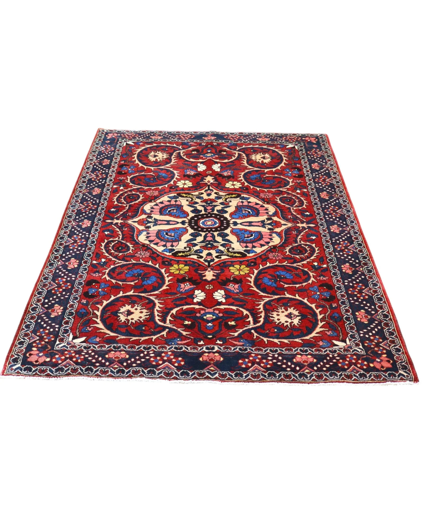 Bakhtiari Persian Rug — hand-knotted, 204 × 136 cm, Wool