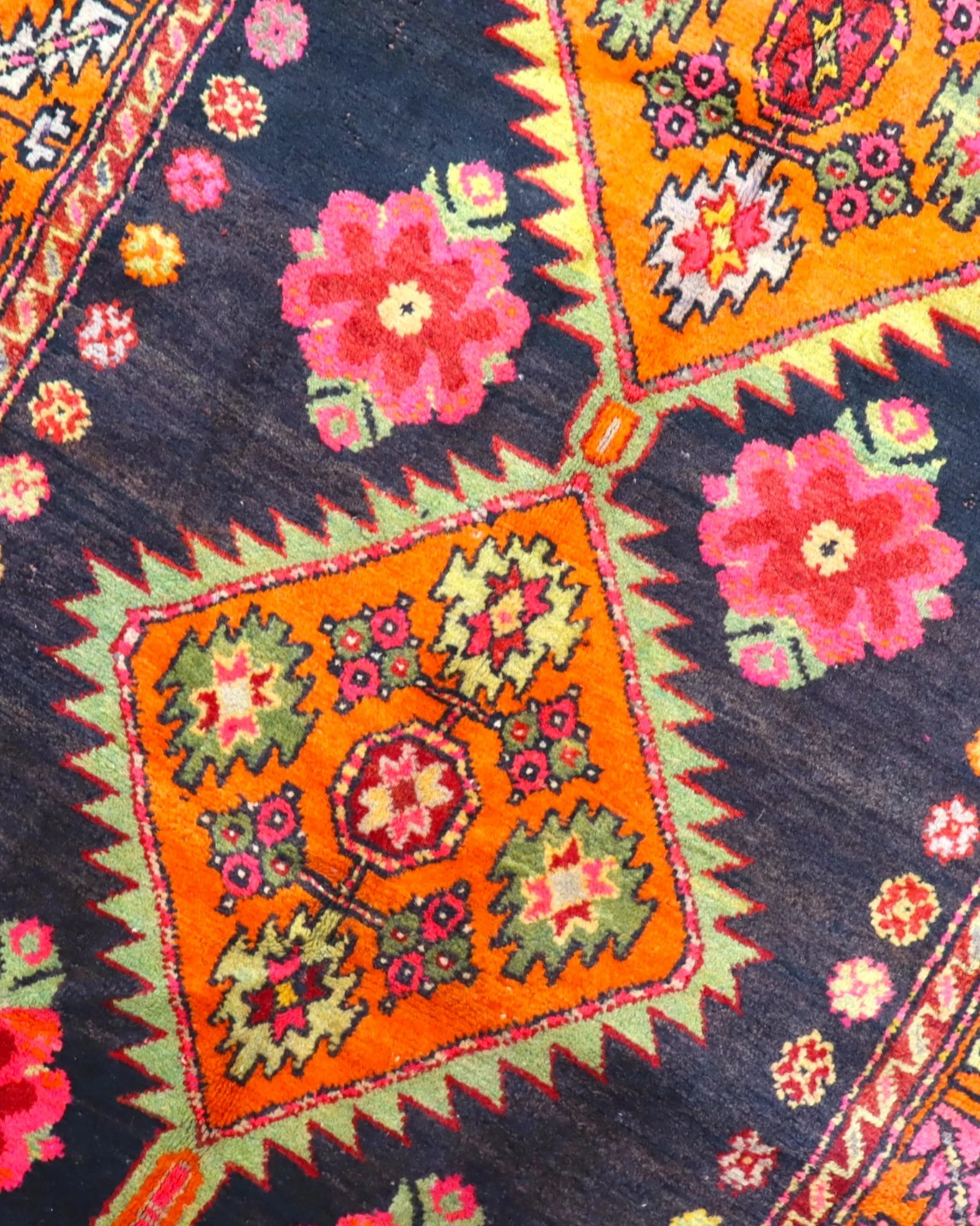Persian Rug — hand-knotted, 230 × 112 cm, Wool