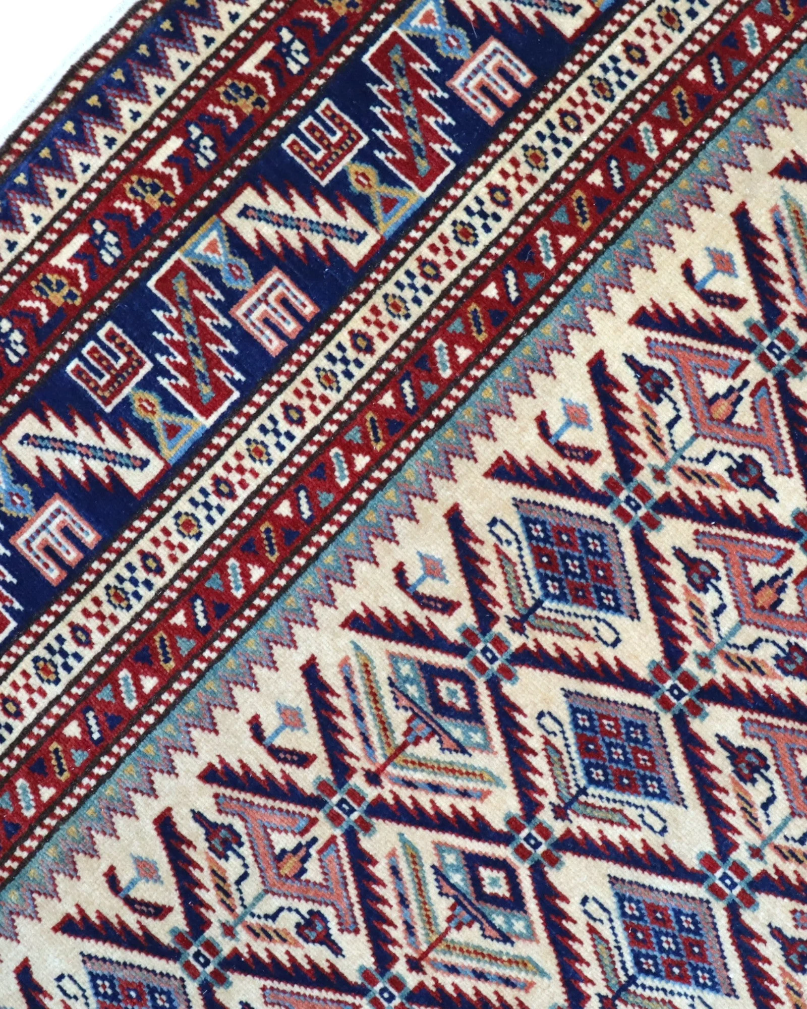 Hand-Knotted Wool Oriental Rug, 167 × 122 cm