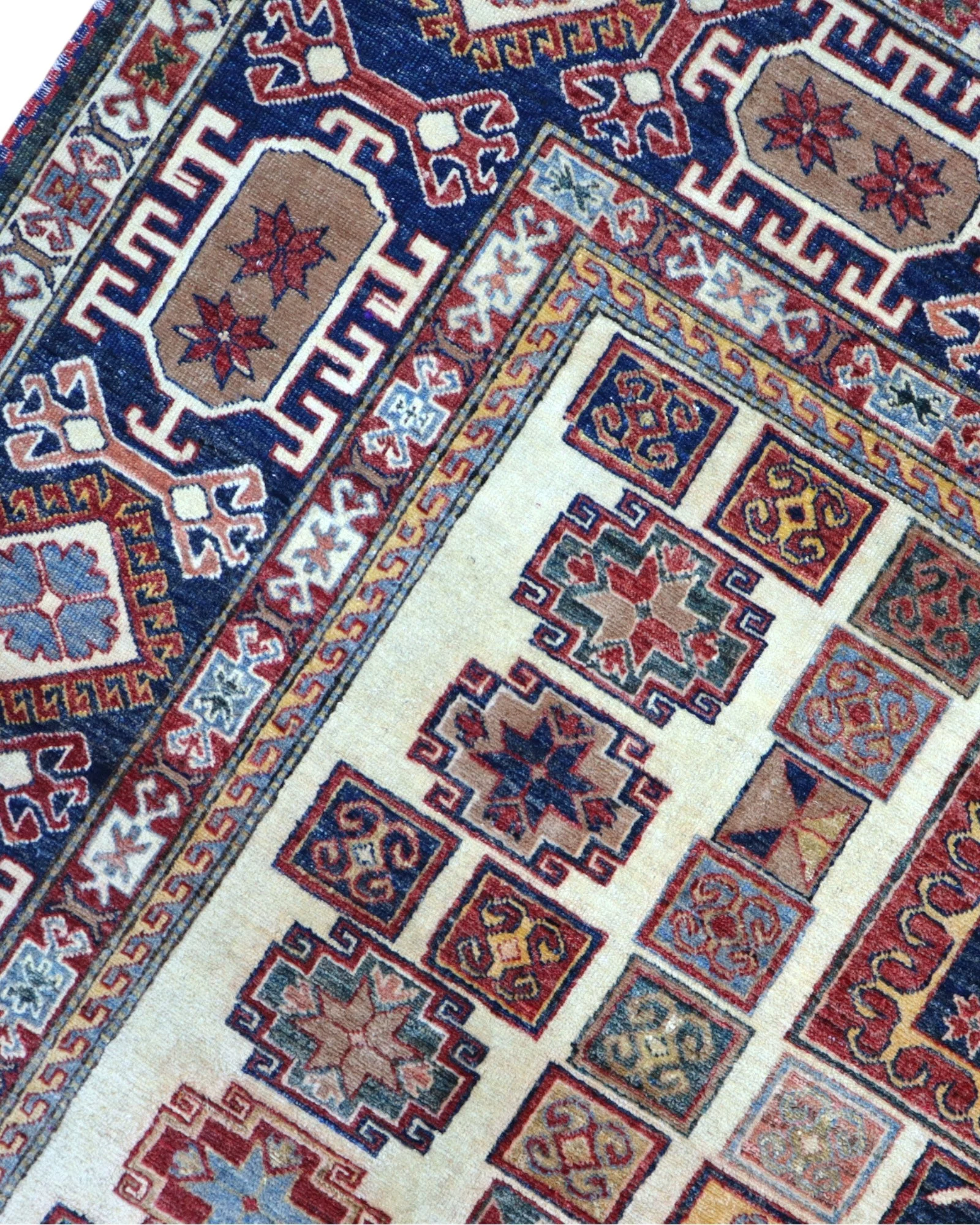 Kazak Oriental Rug — hand-knotted, 285 × 222 cm, Wool