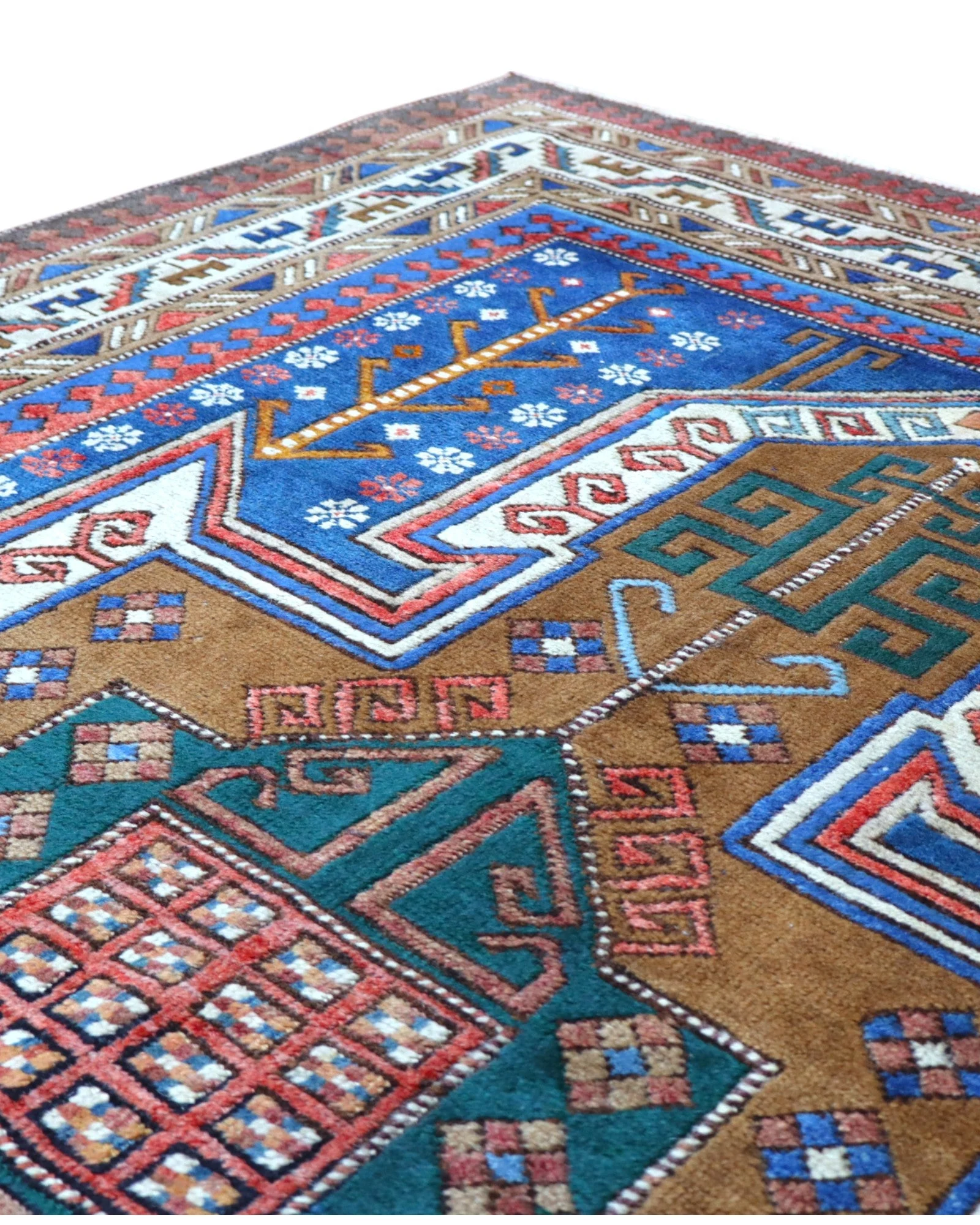 Kazak Oriental Rug — hand-knotted, 208 × 153 cm, Wool