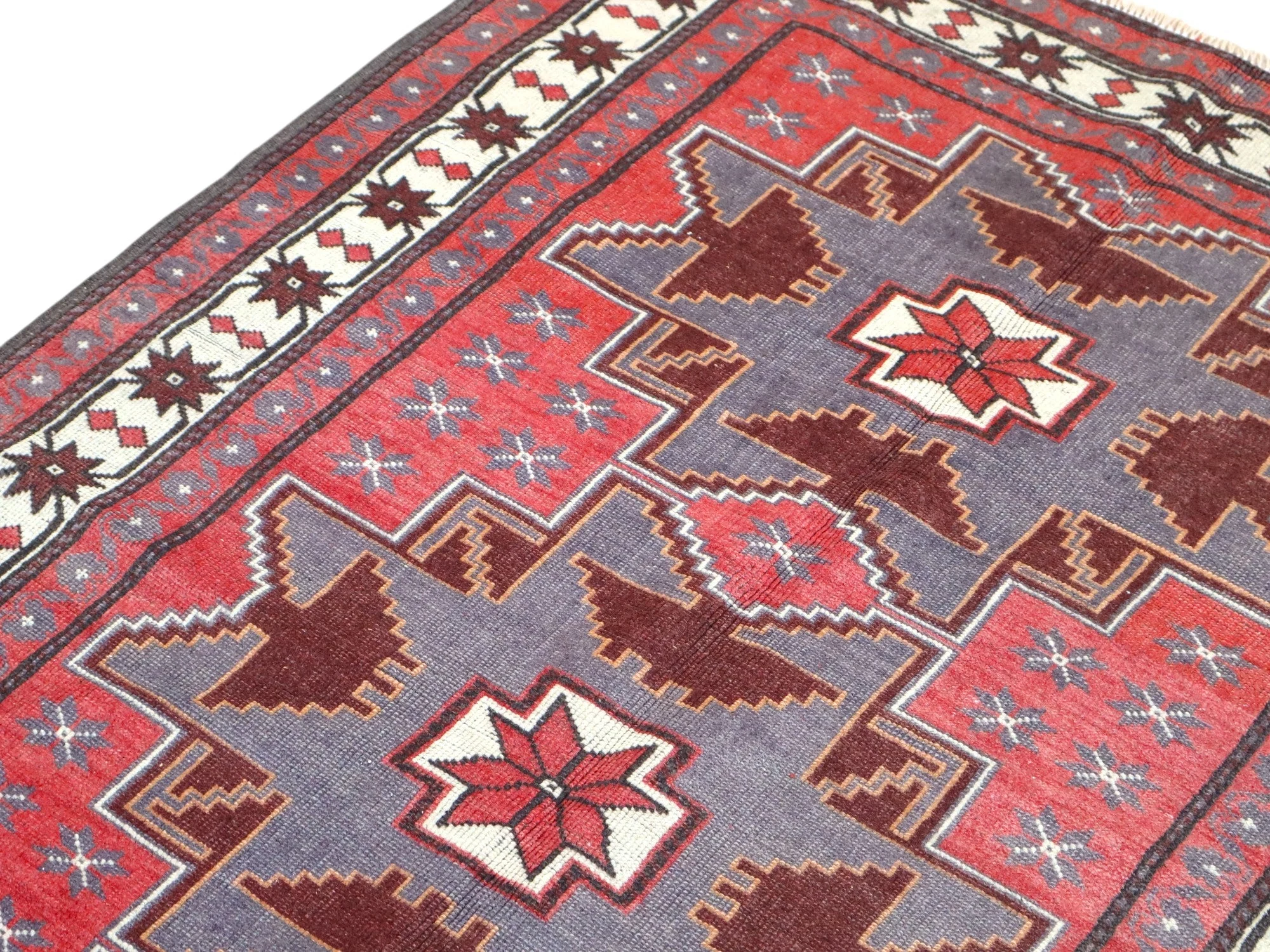 Kazak Oriental Rug — hand-knotted, 181 × 113 cm, Wool