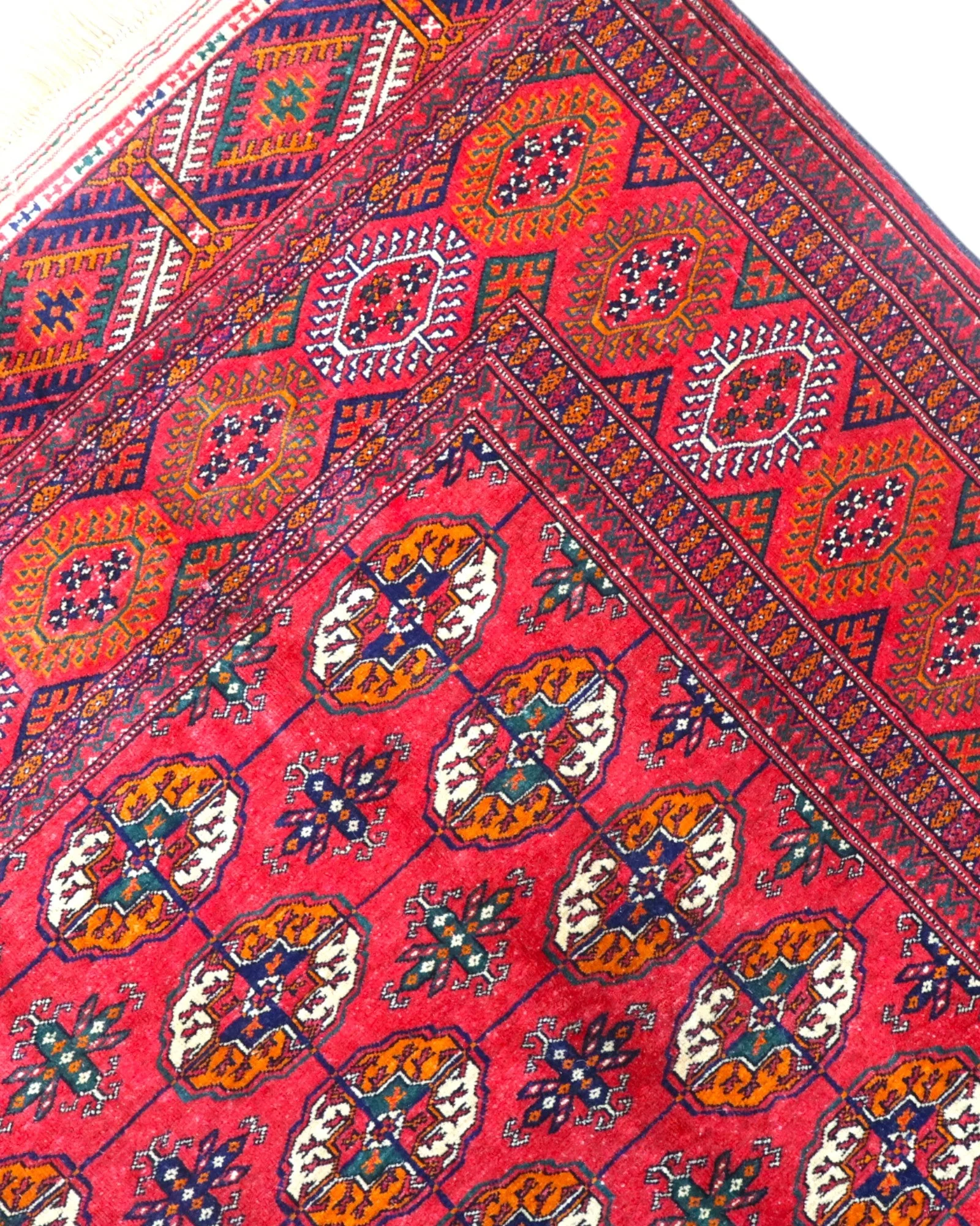 Hand-Knotted Wool Oriental Rug, 275 × 185 cm