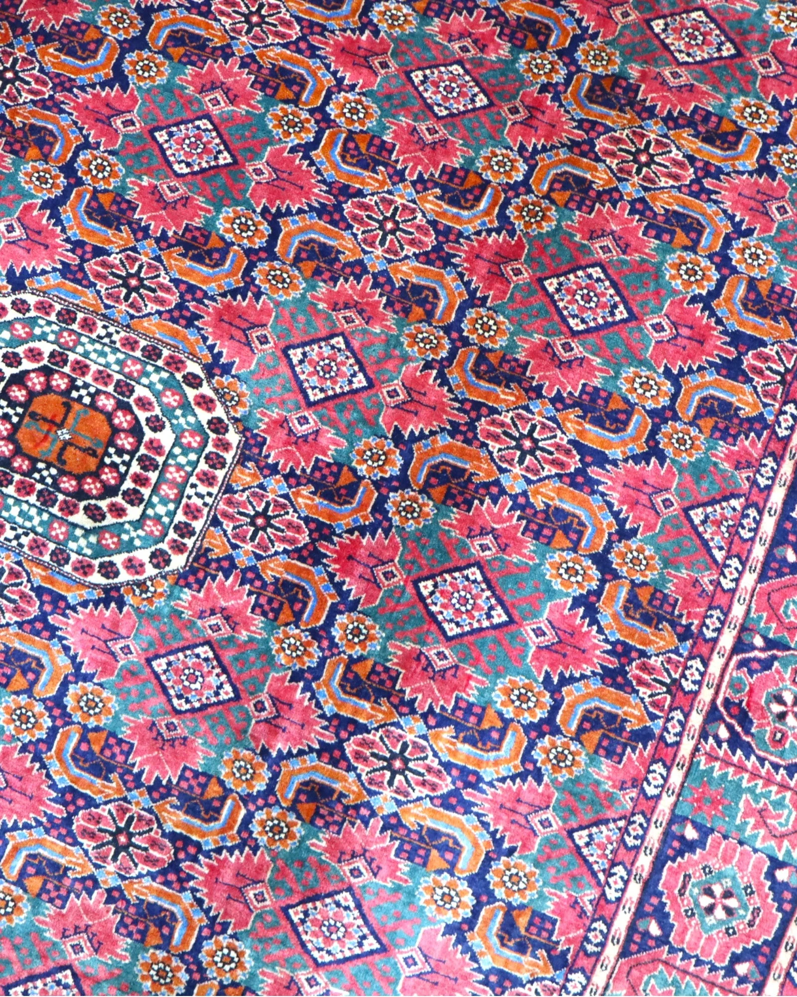 Oriental Rug — hand-knotted, Wool