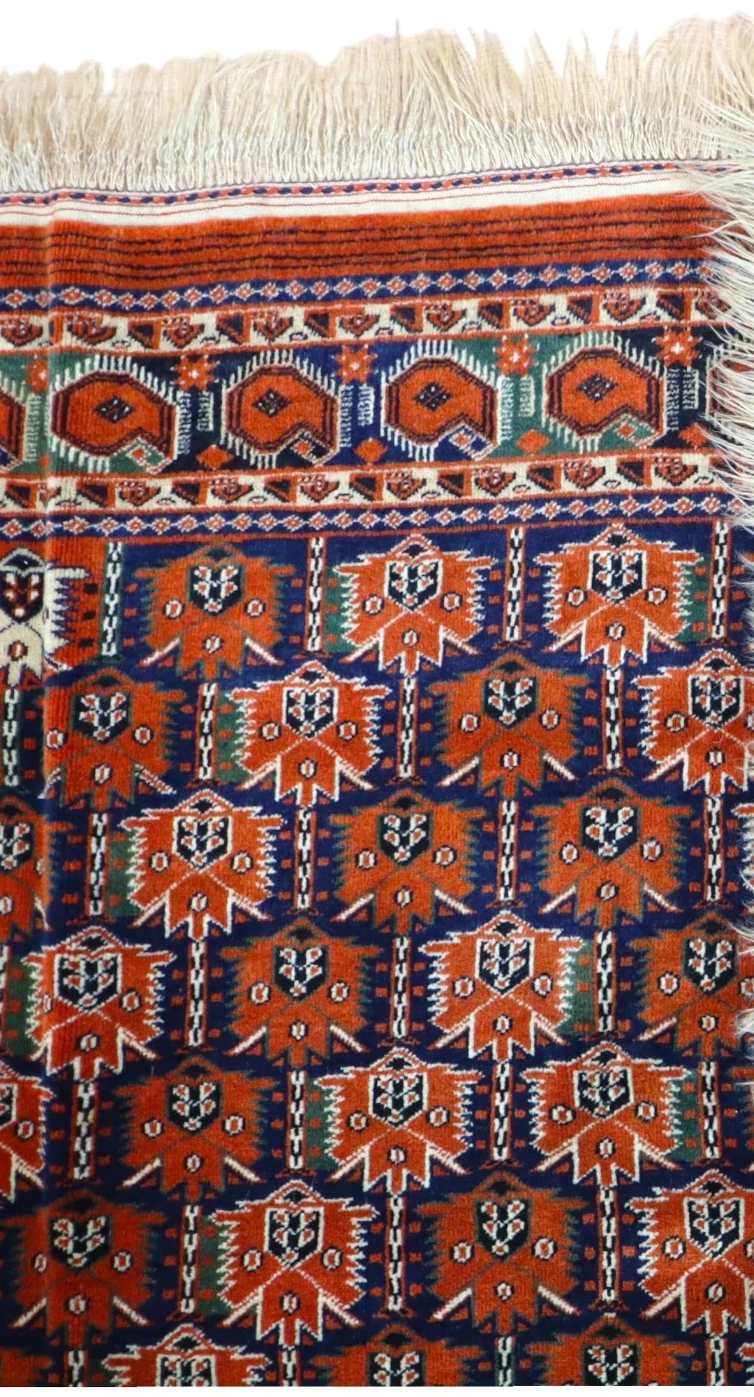 Persian Rug — hand-knotted, 251 × 175 cm, Wool