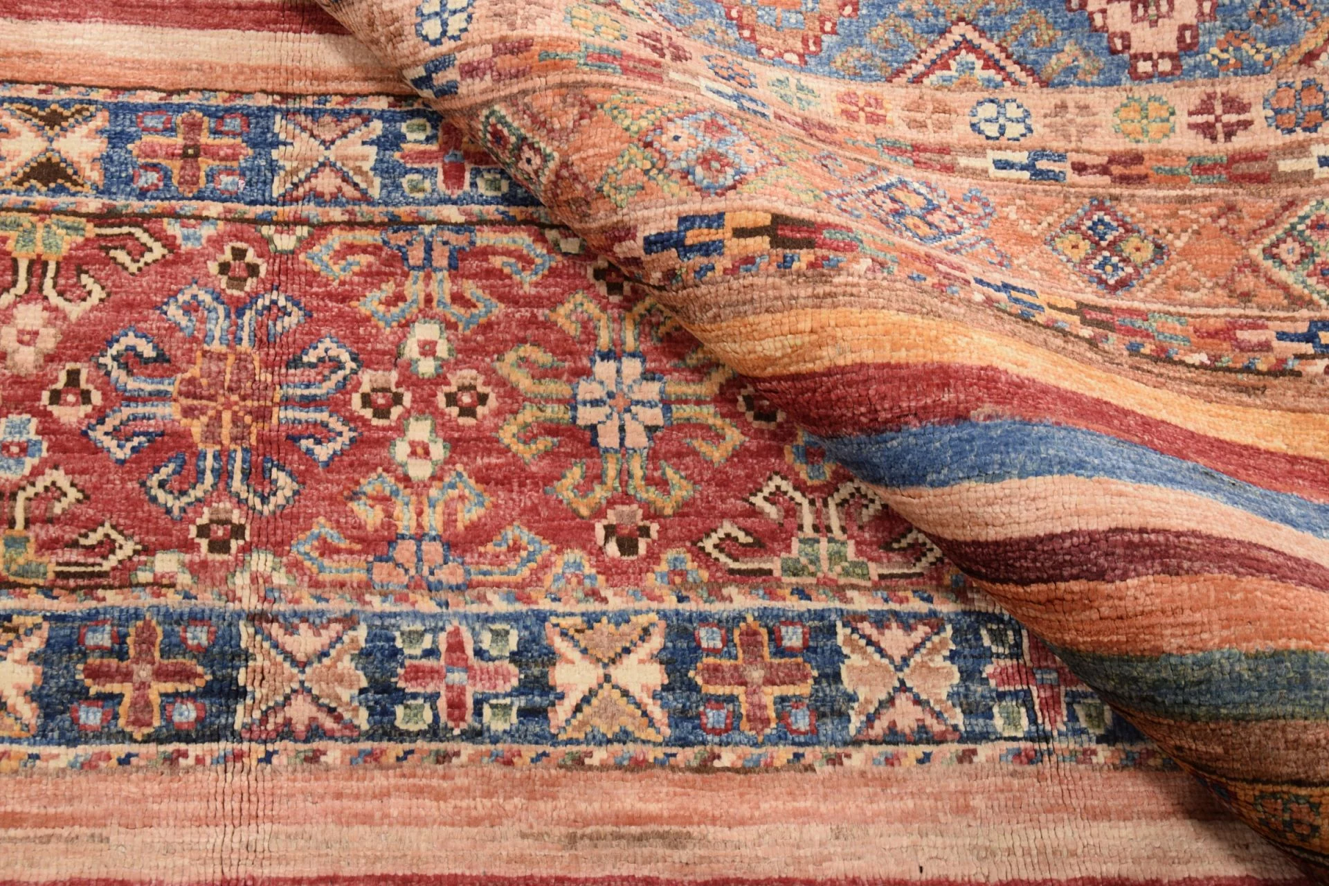 Hand-Knotted Wool Samarkand Pakistani Rug, 173 × 239 cm
