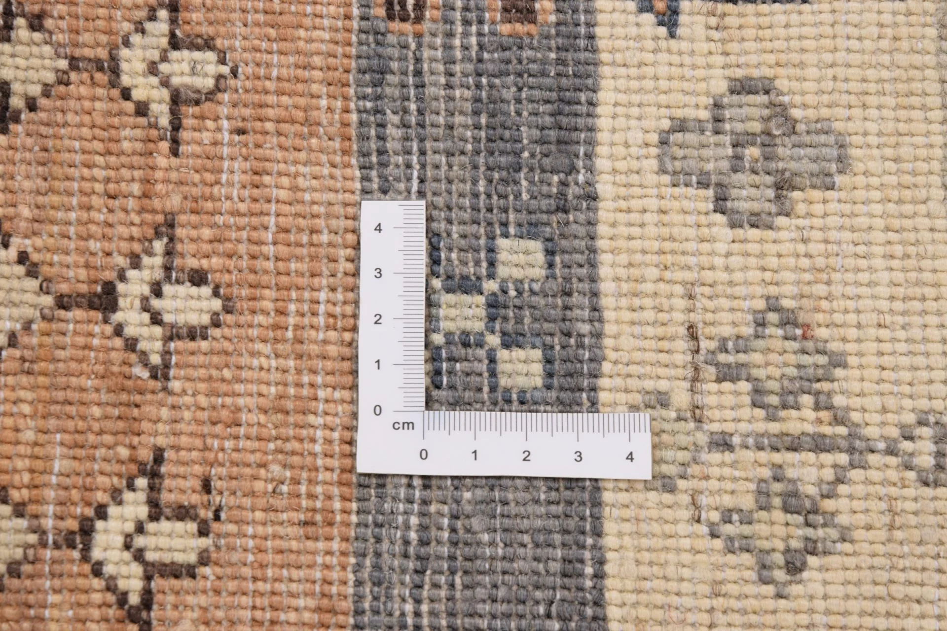 Hand-Knotted Wool Samarkand Pakistani Rug, 151 × 205 cm