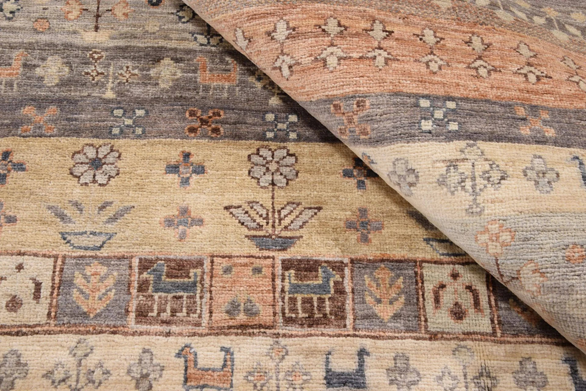 Hand-Knotted Wool Samarkand Pakistani Rug, 151 × 205 cm