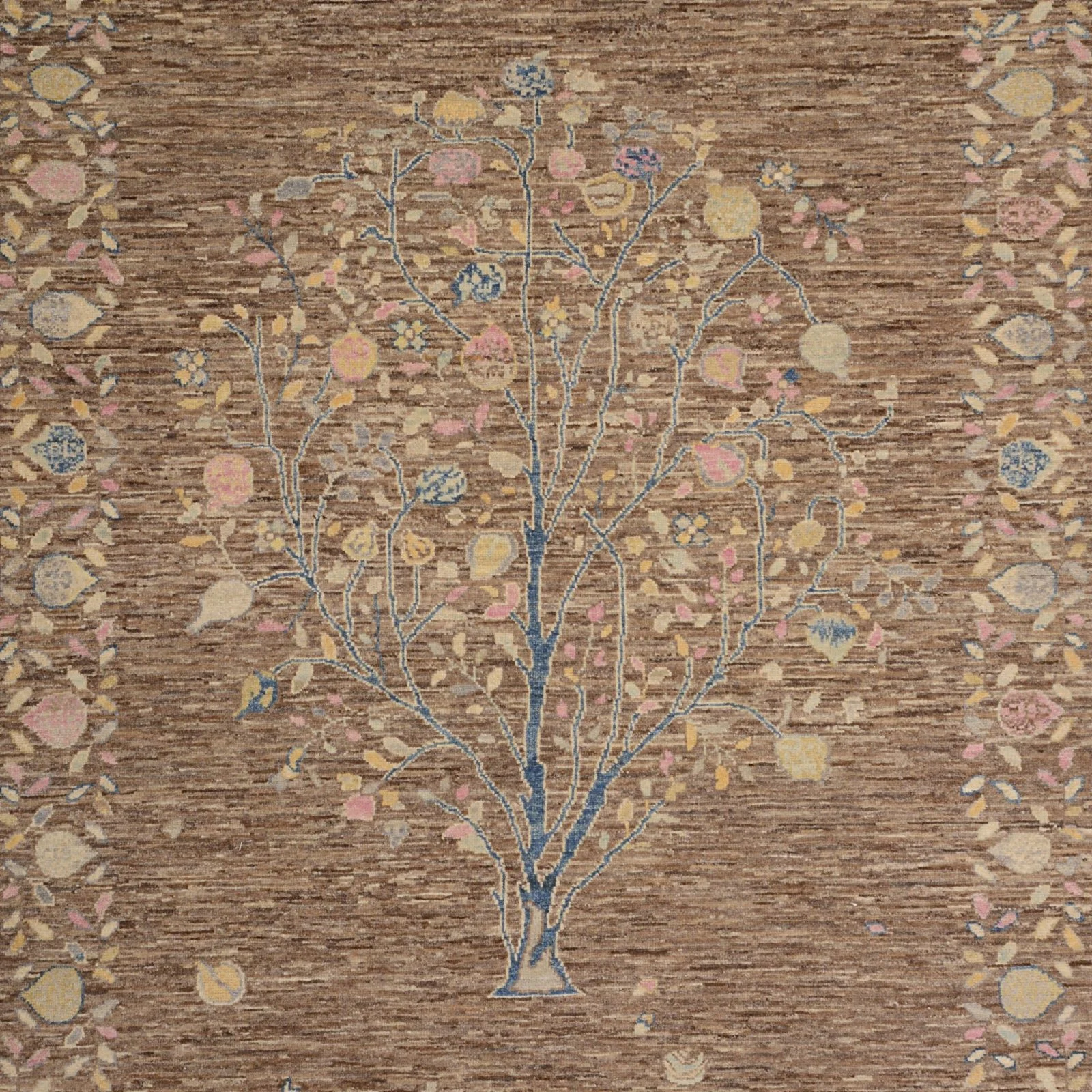 Hand-Knotted Wool Samarkand Pakistani Rug, 151 × 204 cm
