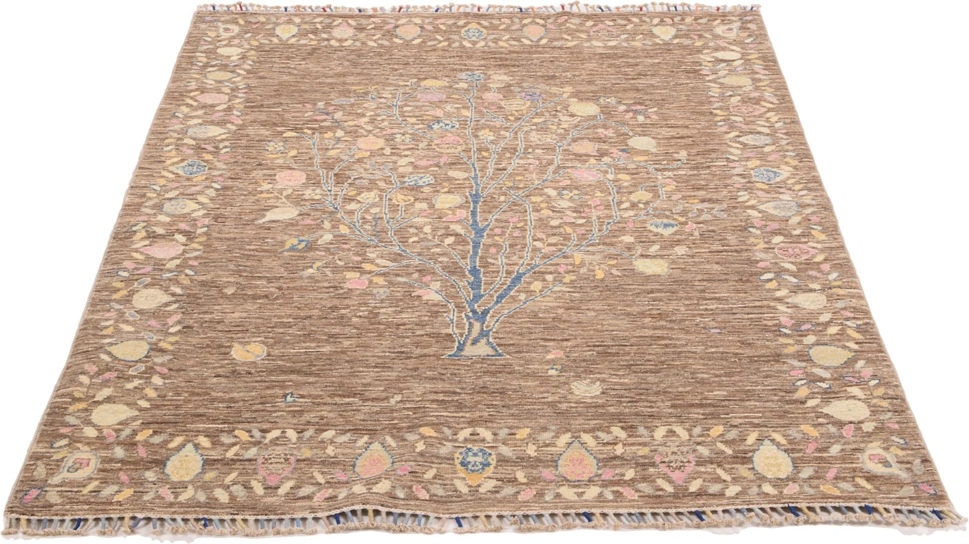 Hand-Knotted Wool Samarkand Pakistani Rug, 151 × 204 cm