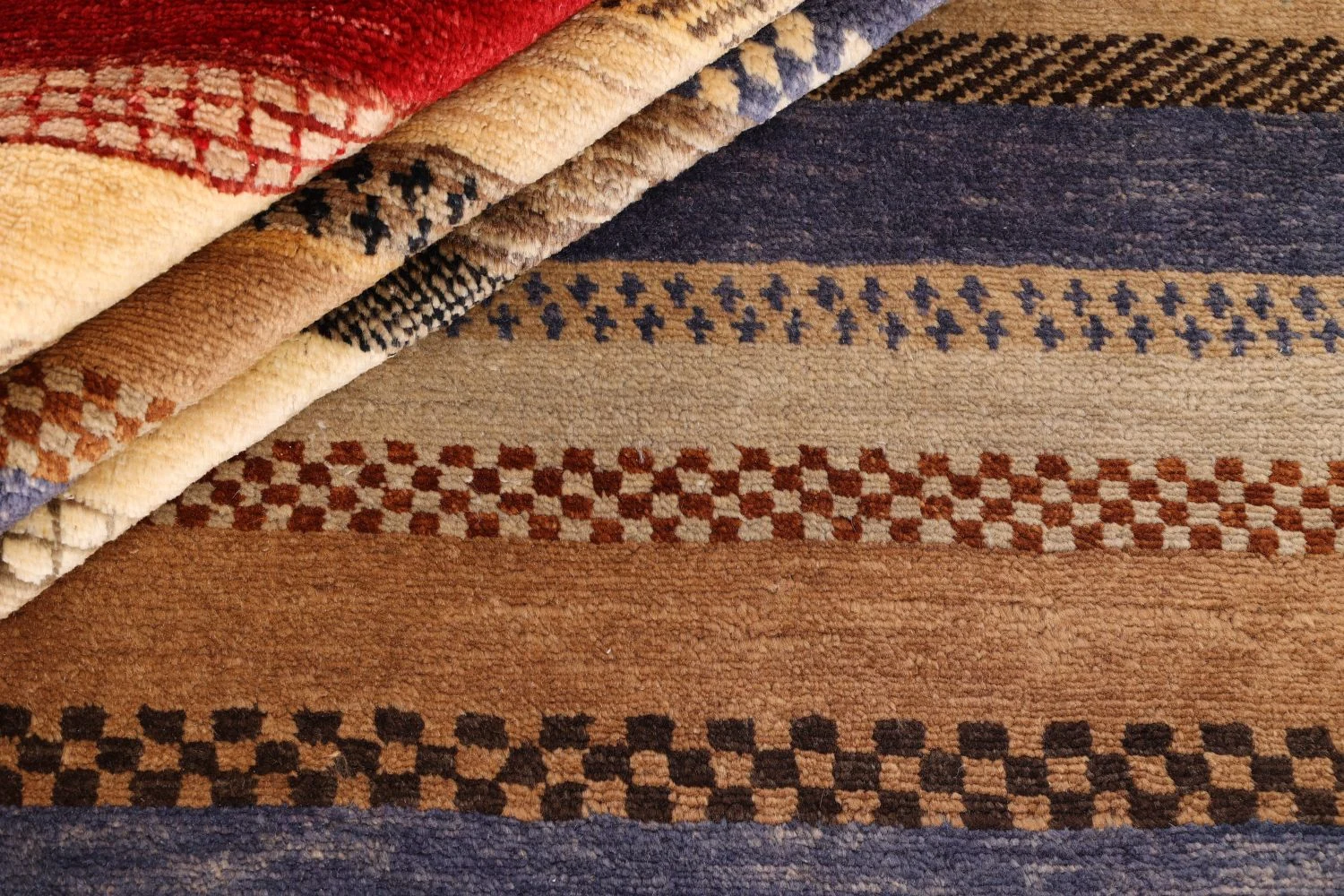 Hand-Knotted Wool Gabbeh Pakistani Rug, 174 × 238 cm