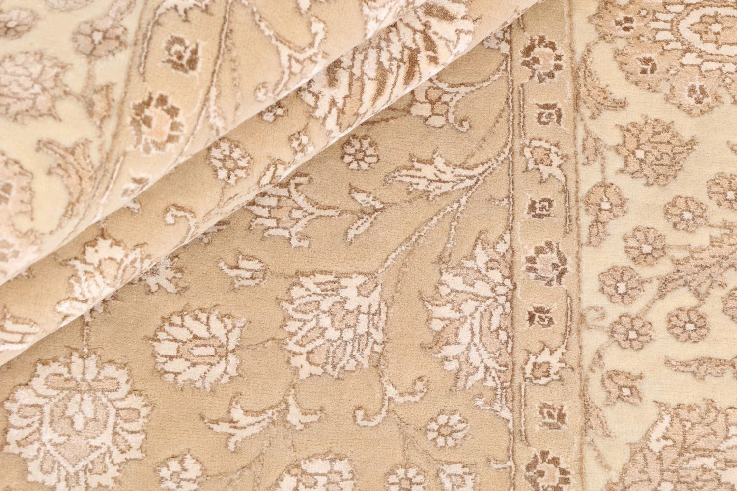 Indian Rug — hand-knotted, 170 × 234 cm, Wool