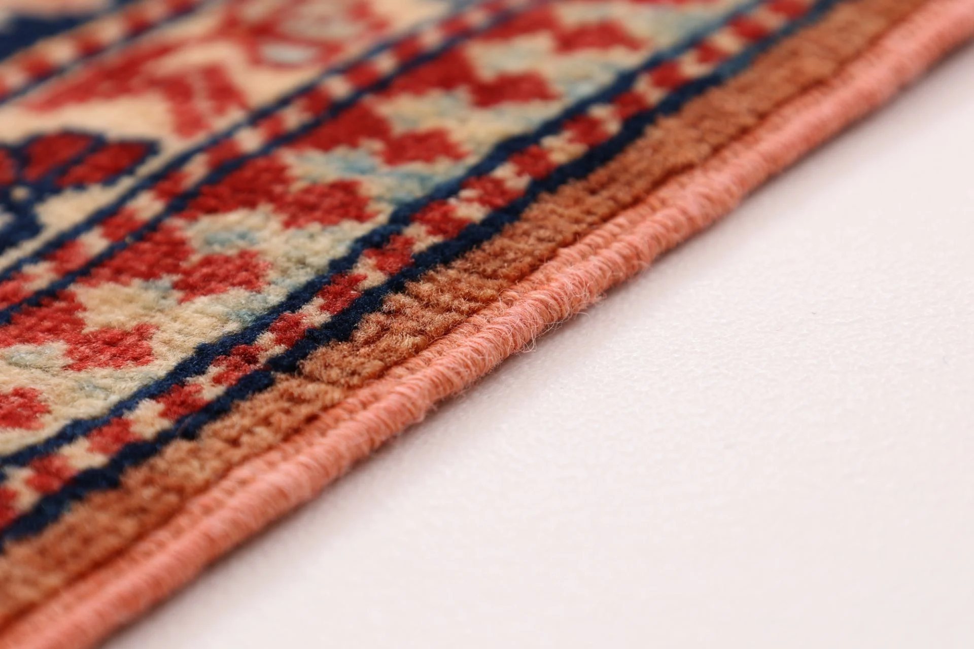 Pakistani Rug — hand-knotted, 126 × 186 cm, Wool