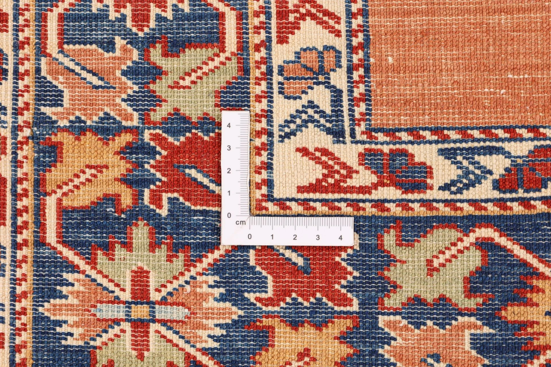 Pakistani Rug — hand-knotted, 126 × 186 cm, Wool