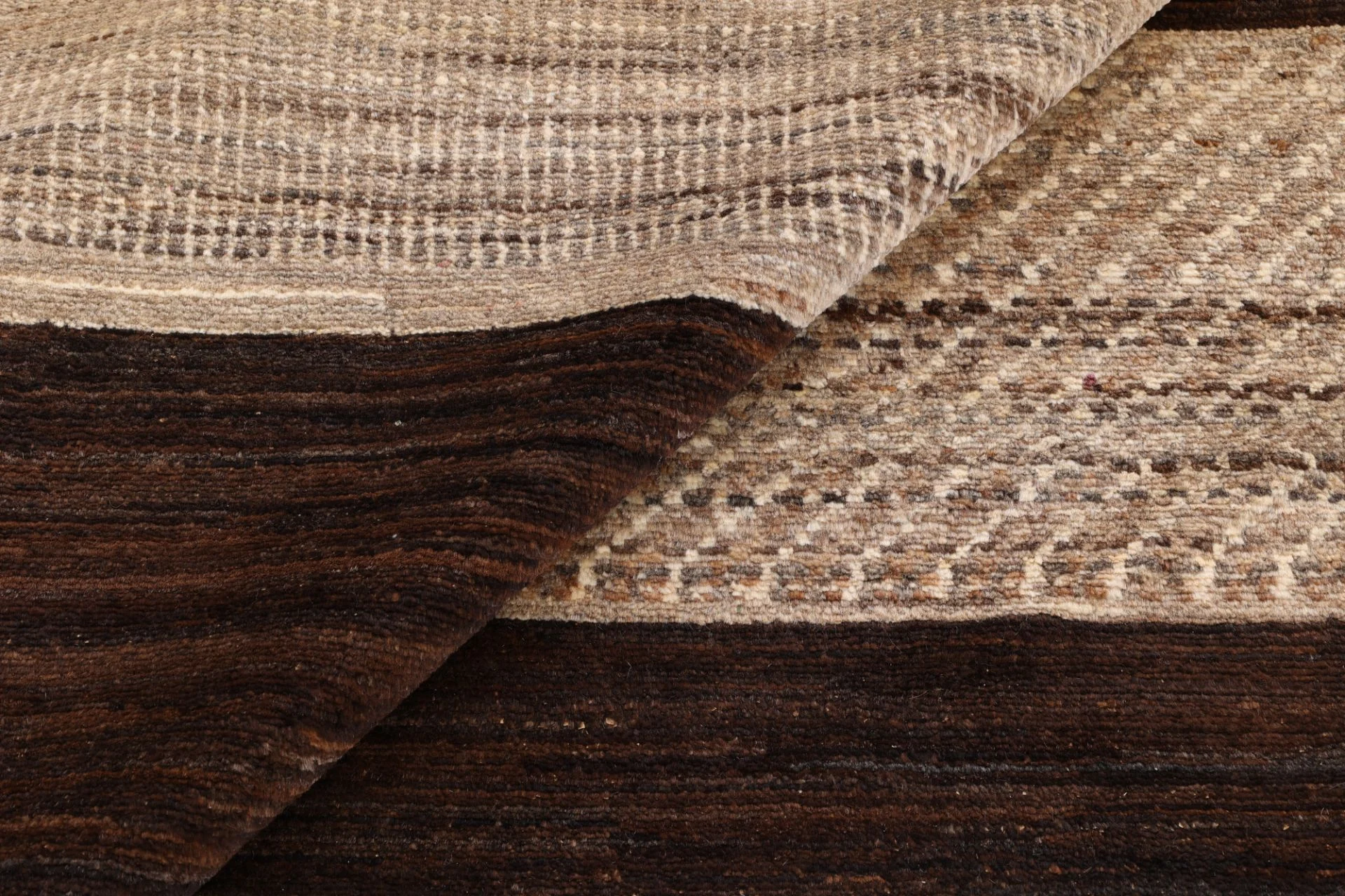 Gabbeh Pakistani Rug — hand-knotted, 200 × 253 cm, Wool