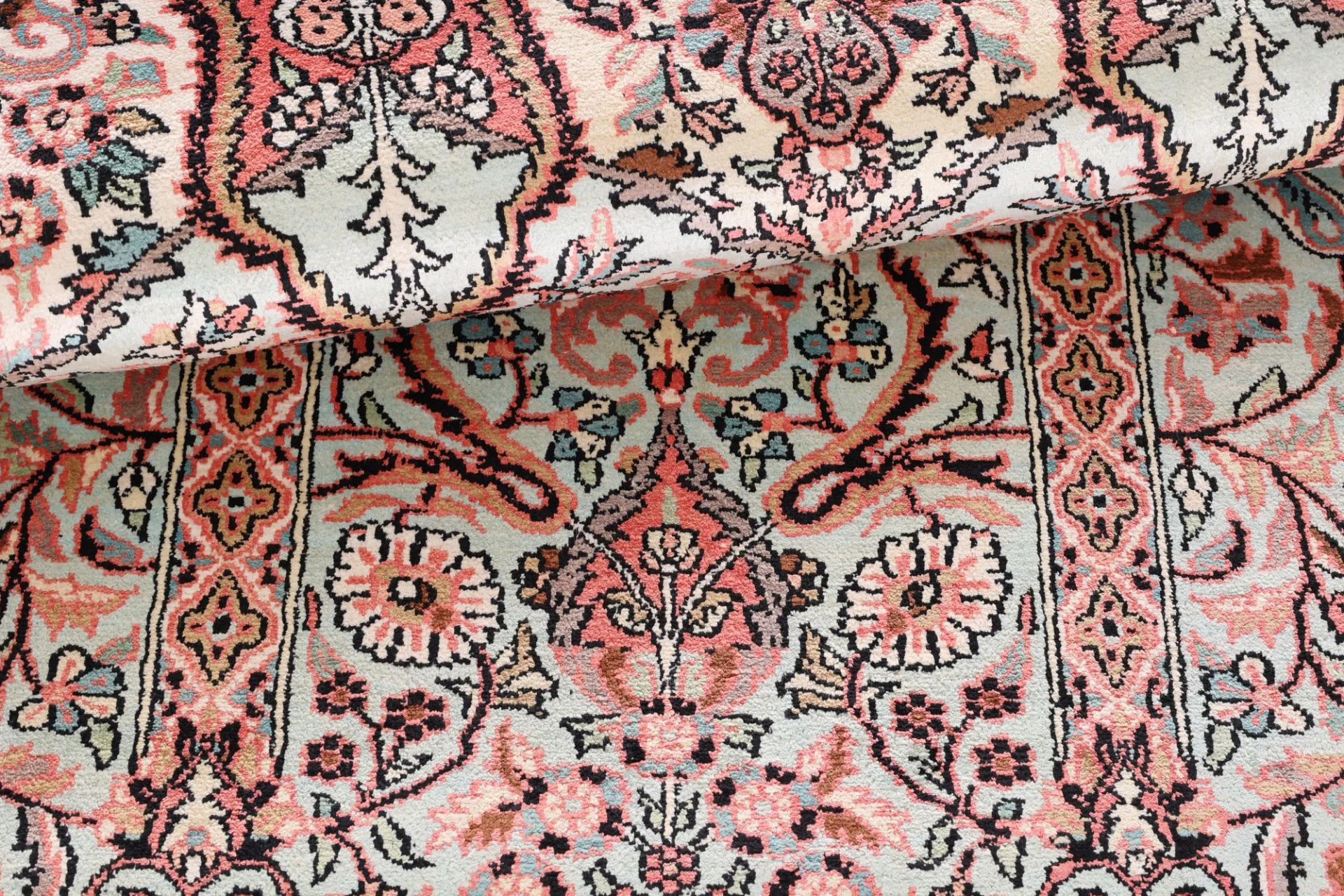 Indian Rug 186 × 125 cm, Wool, hand-knotted