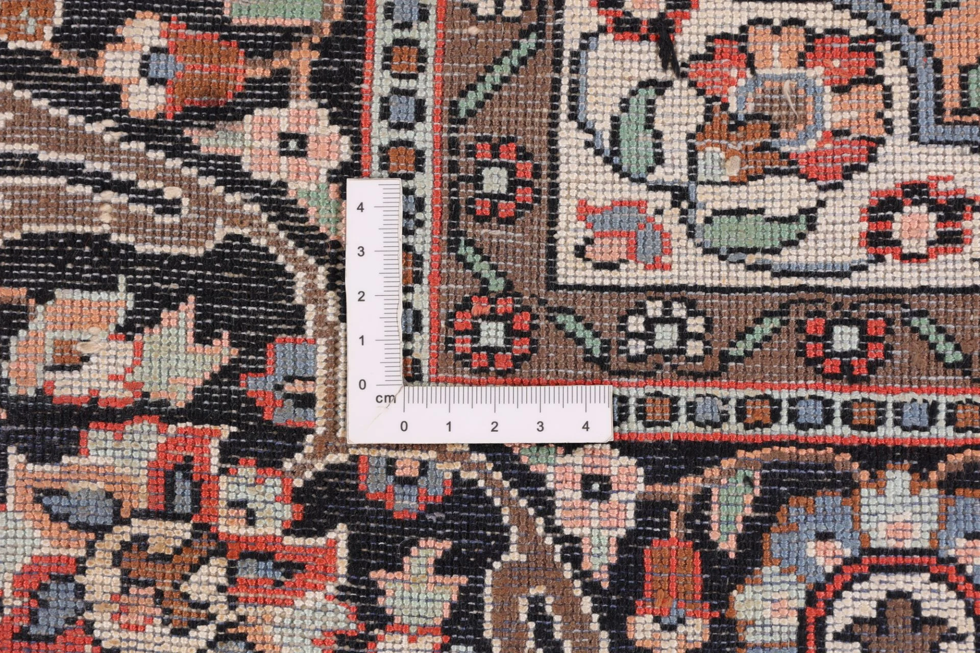 Hand-Knotted Wool Indian Rug, 184 × 124 cm